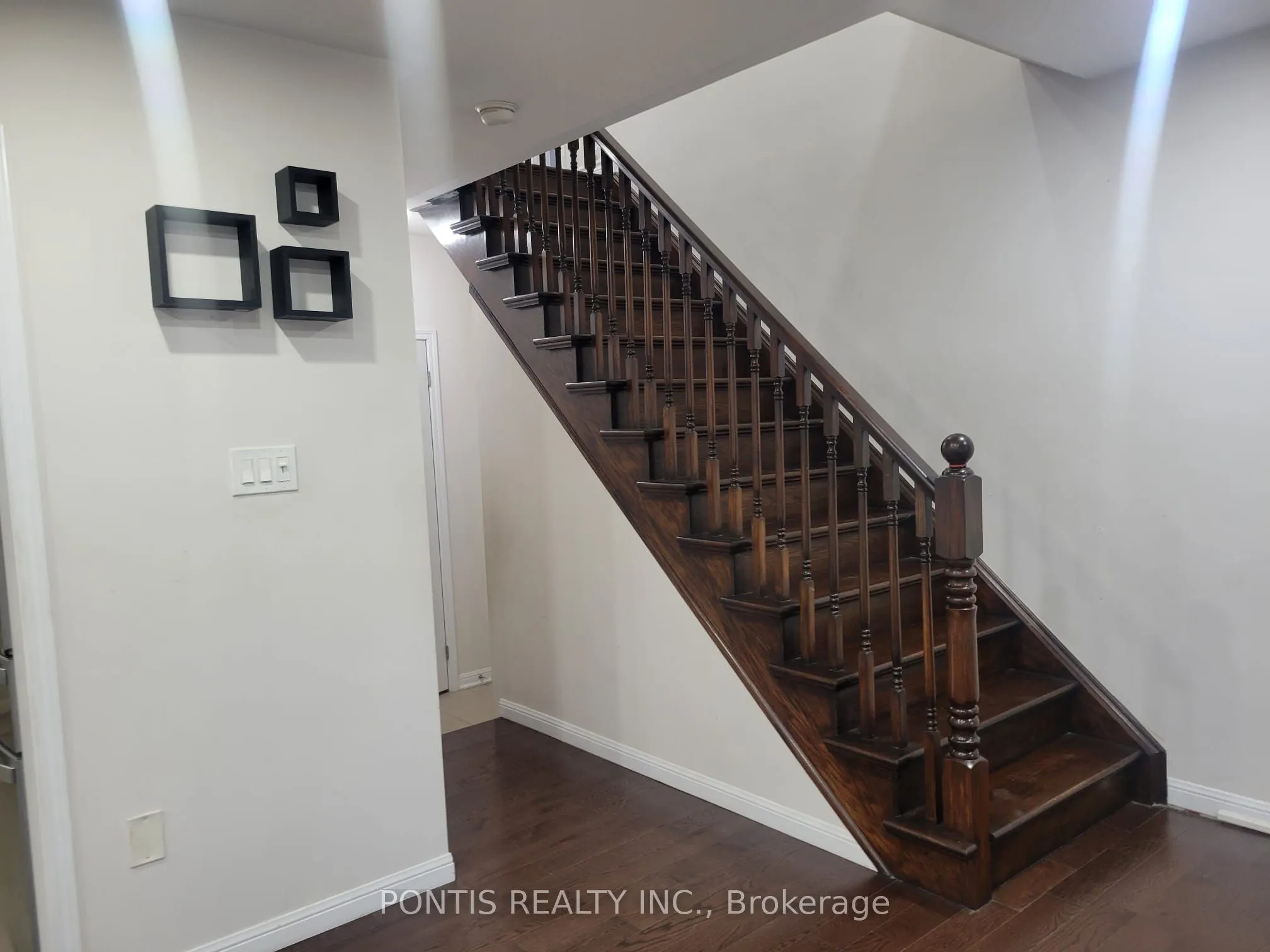 25 BERBERIS Crescent