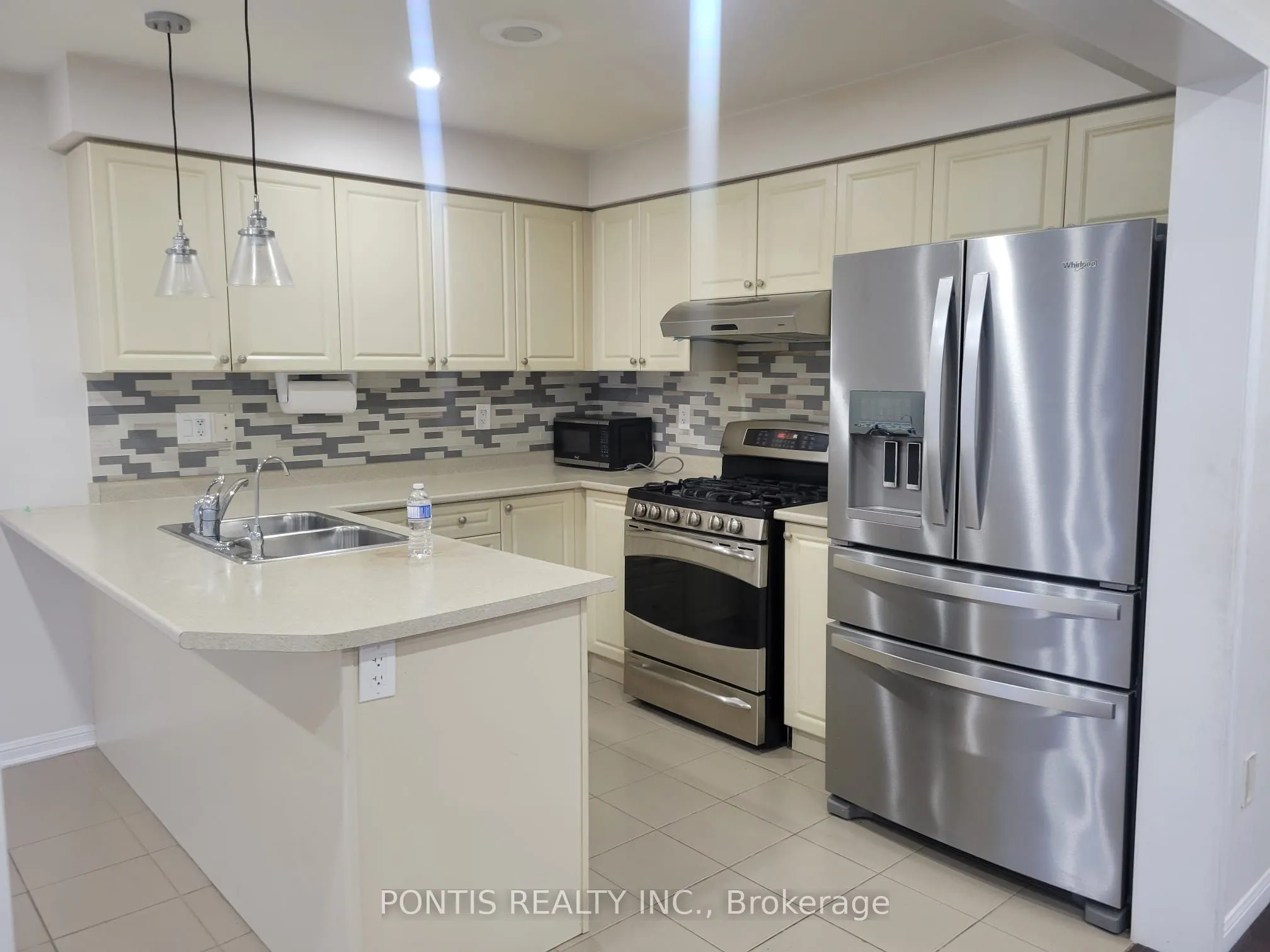 25 BERBERIS Crescent