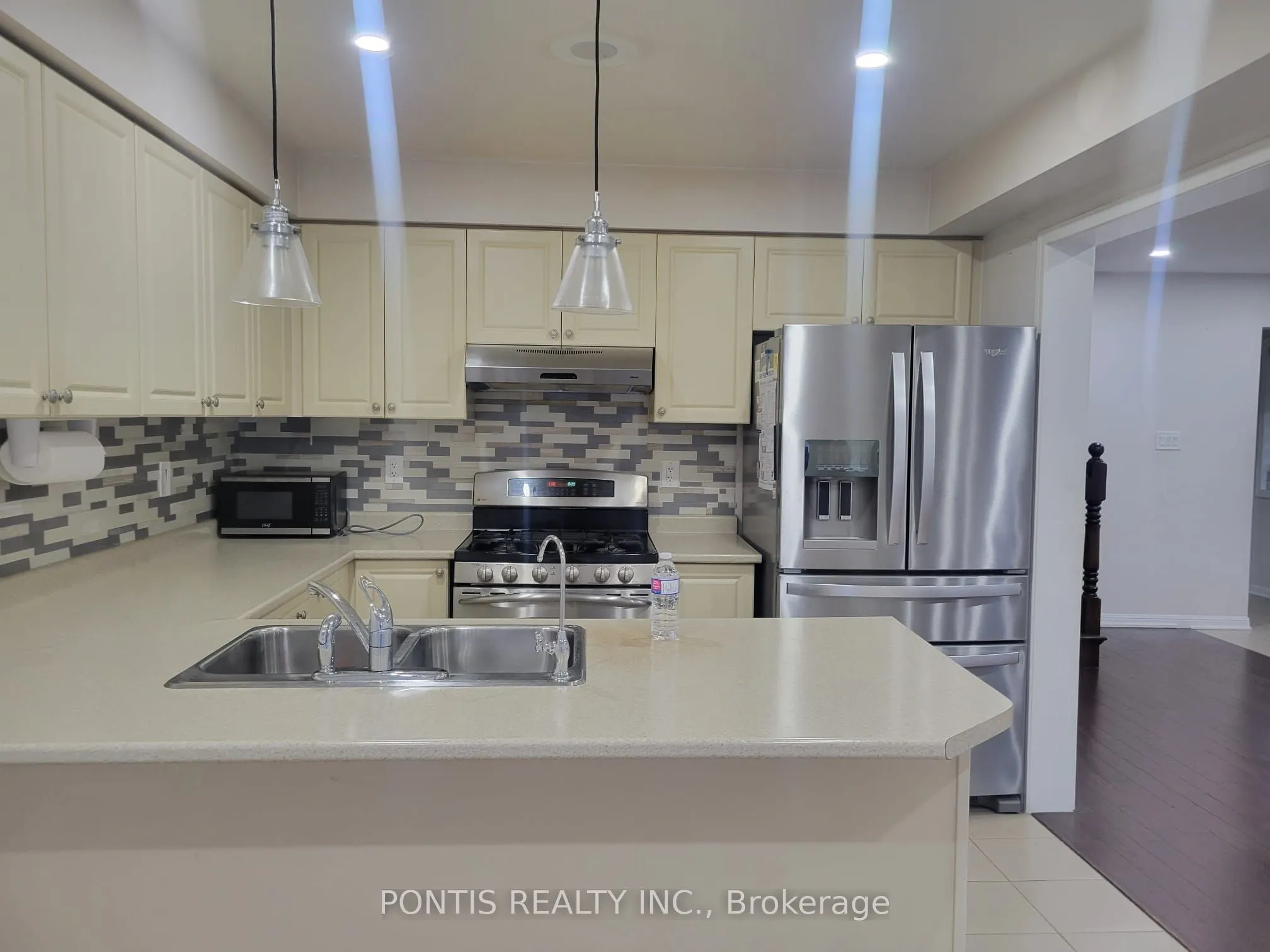 25 BERBERIS Crescent