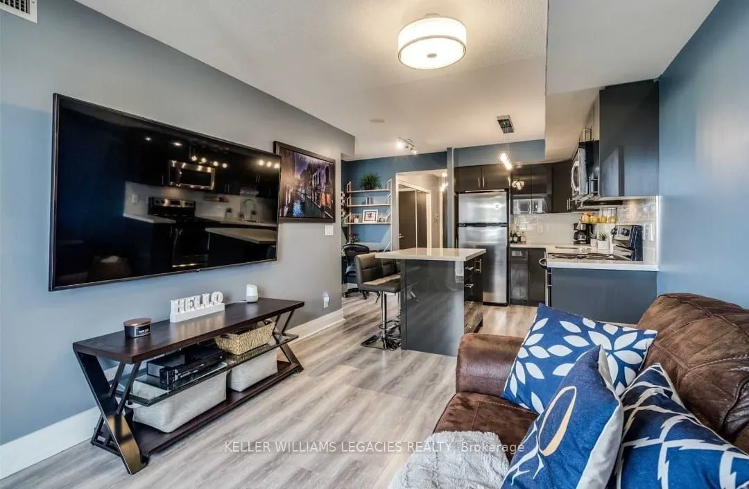 1 De Boers Drive, #805