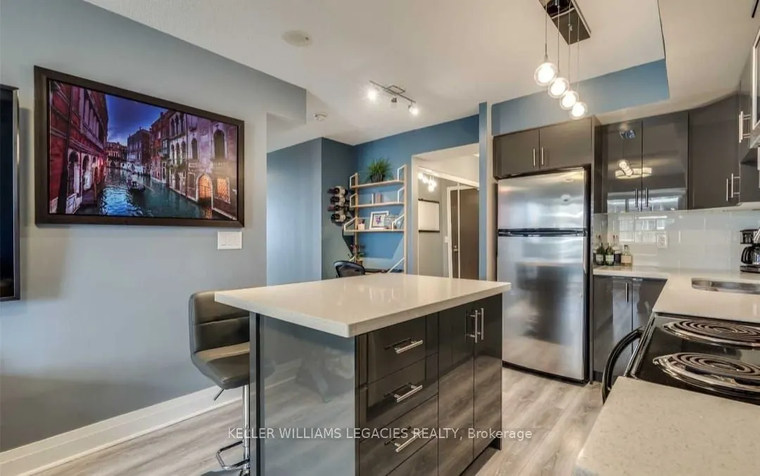 1 De Boers Drive, #805