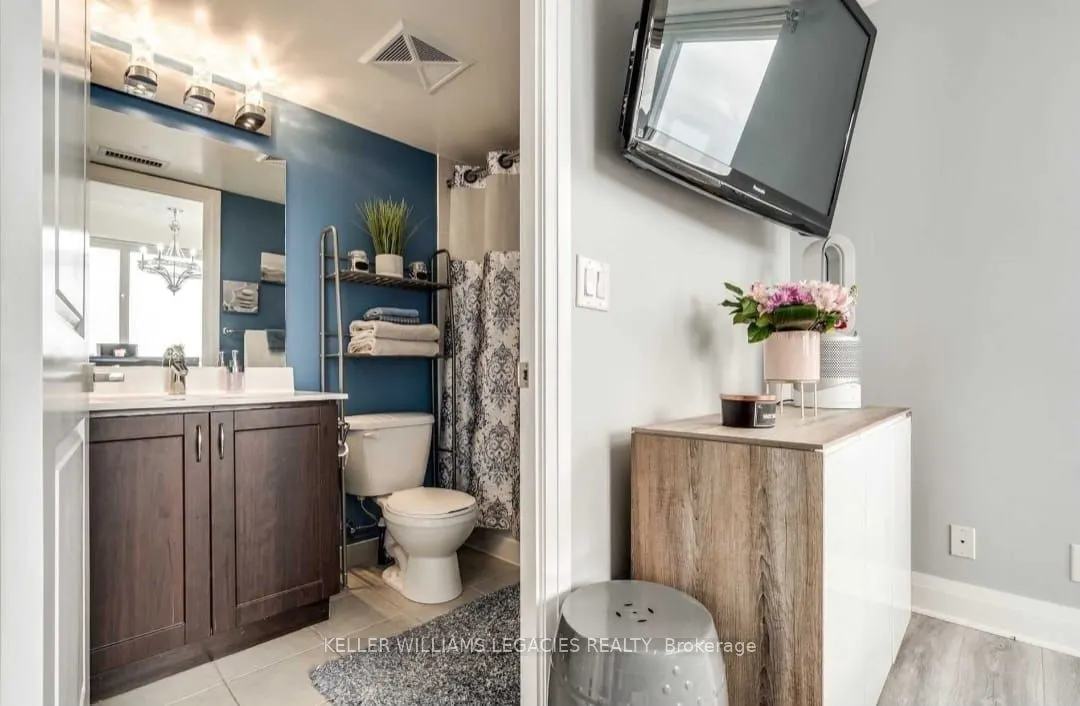 1 De Boers Drive, #805