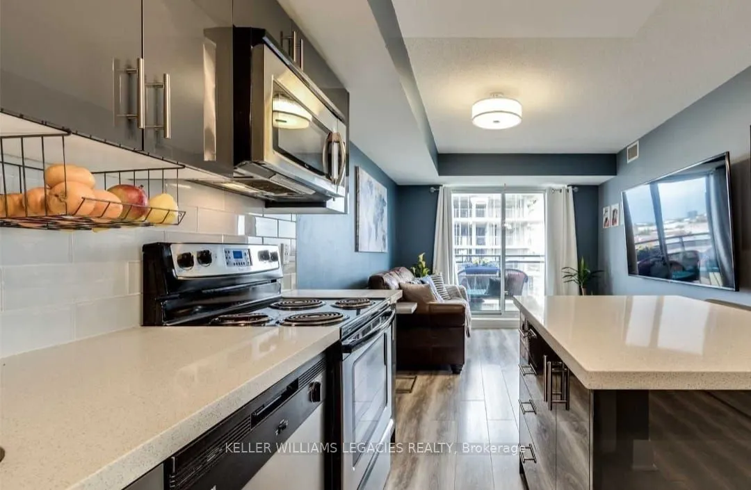 1 De Boers Drive, #805