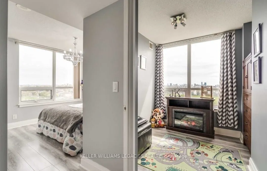 1 De Boers Drive, #805