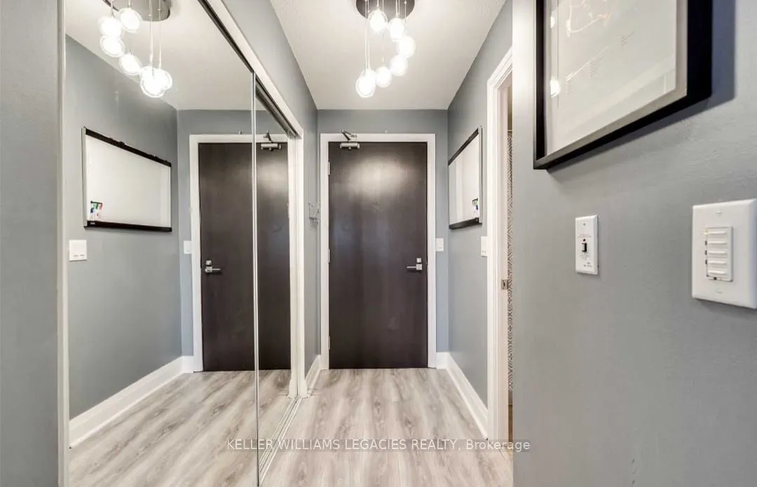1 De Boers Drive, #805