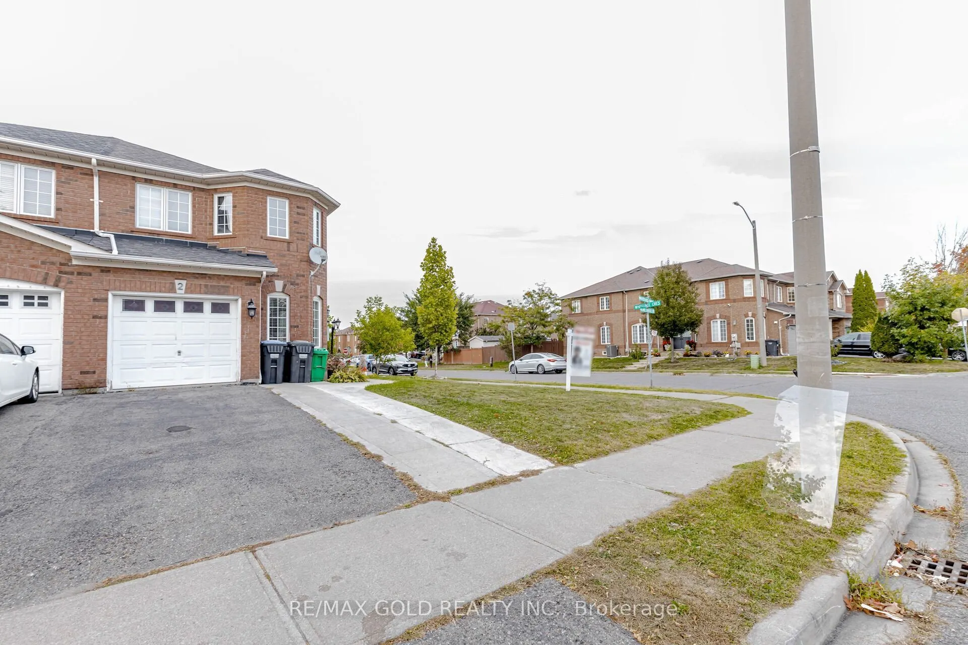2 Lake Louise Drive