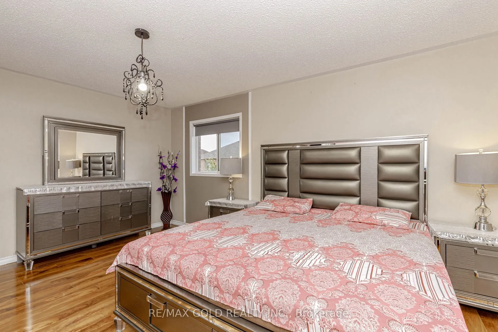 2 Lake Louise Drive