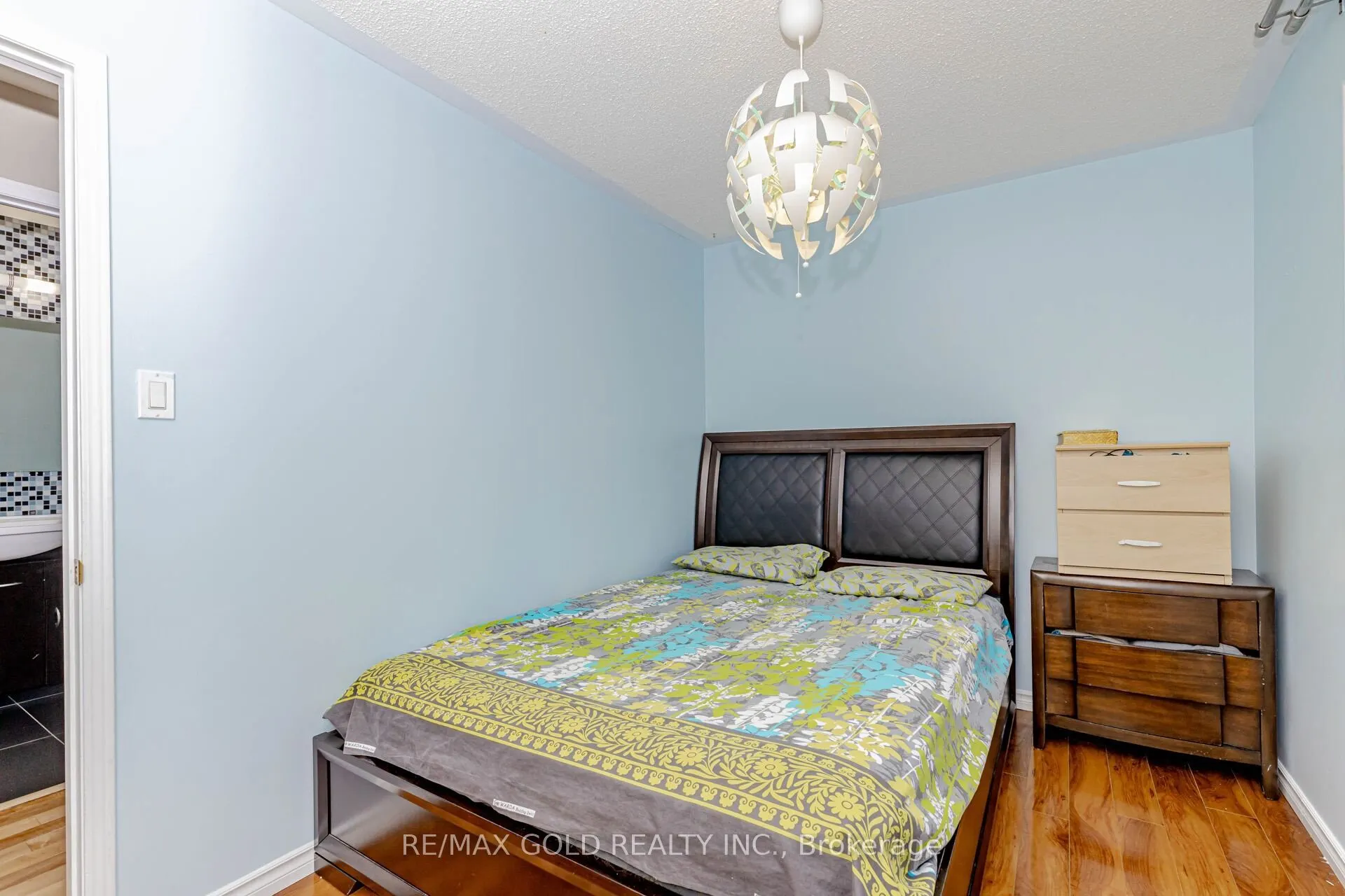 2 Lake Louise Drive
