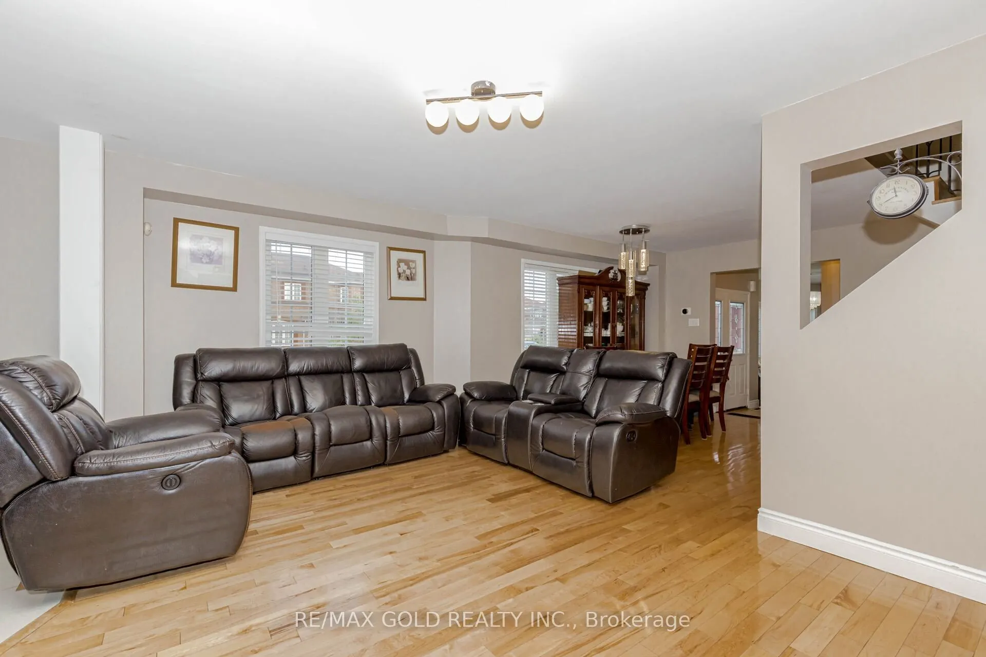 2 Lake Louise Drive