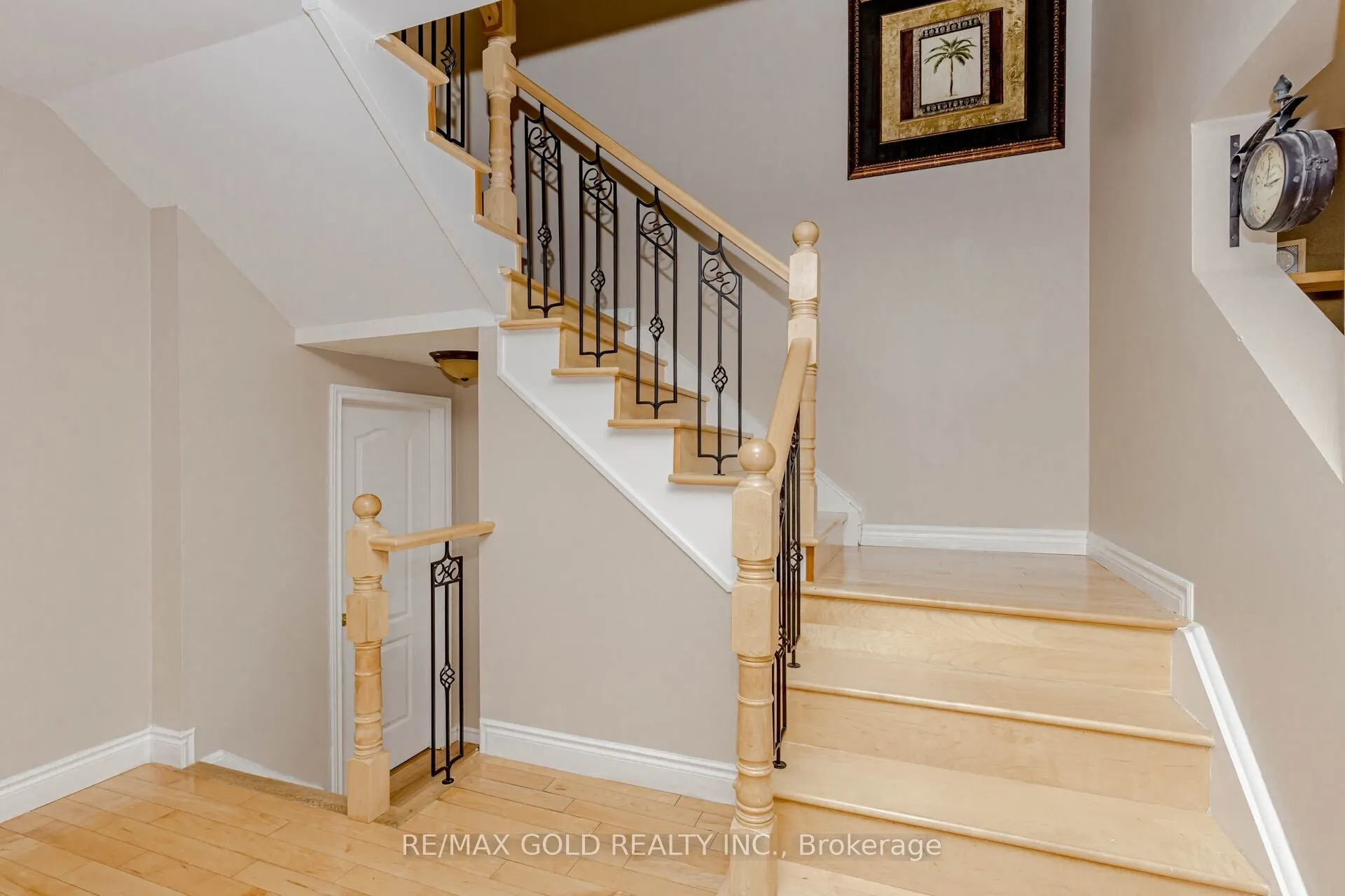 2 Lake Louise Drive