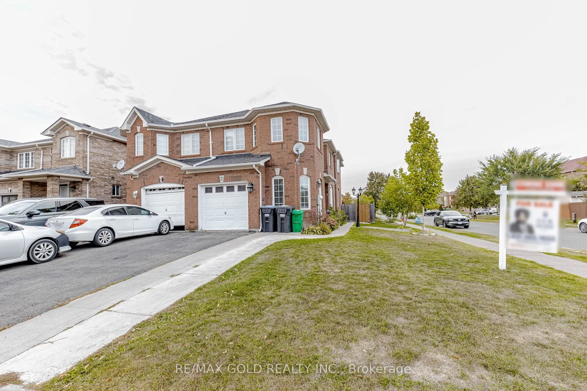 2 Lake Louise Drive
