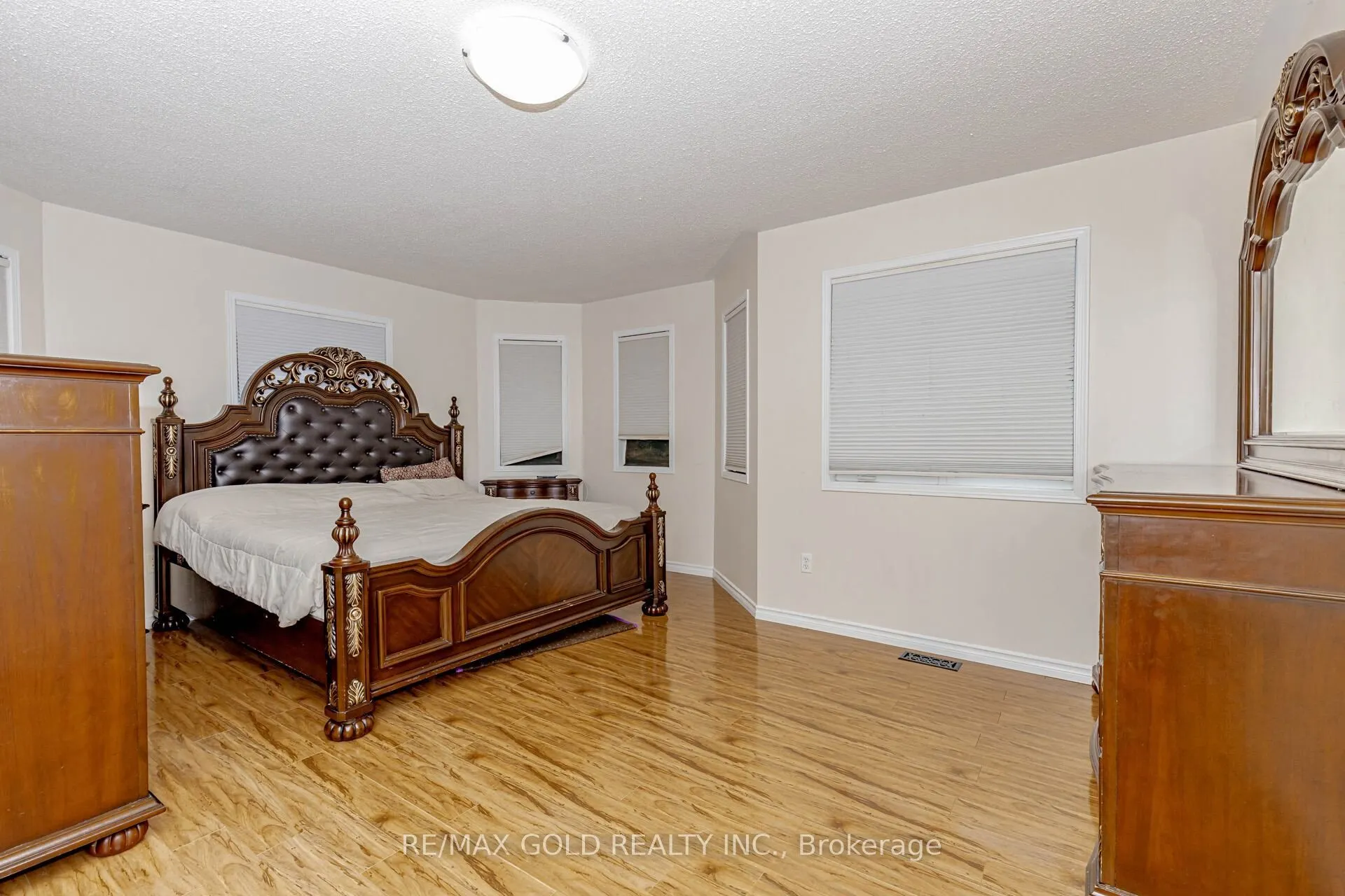 2 Lake Louise Drive