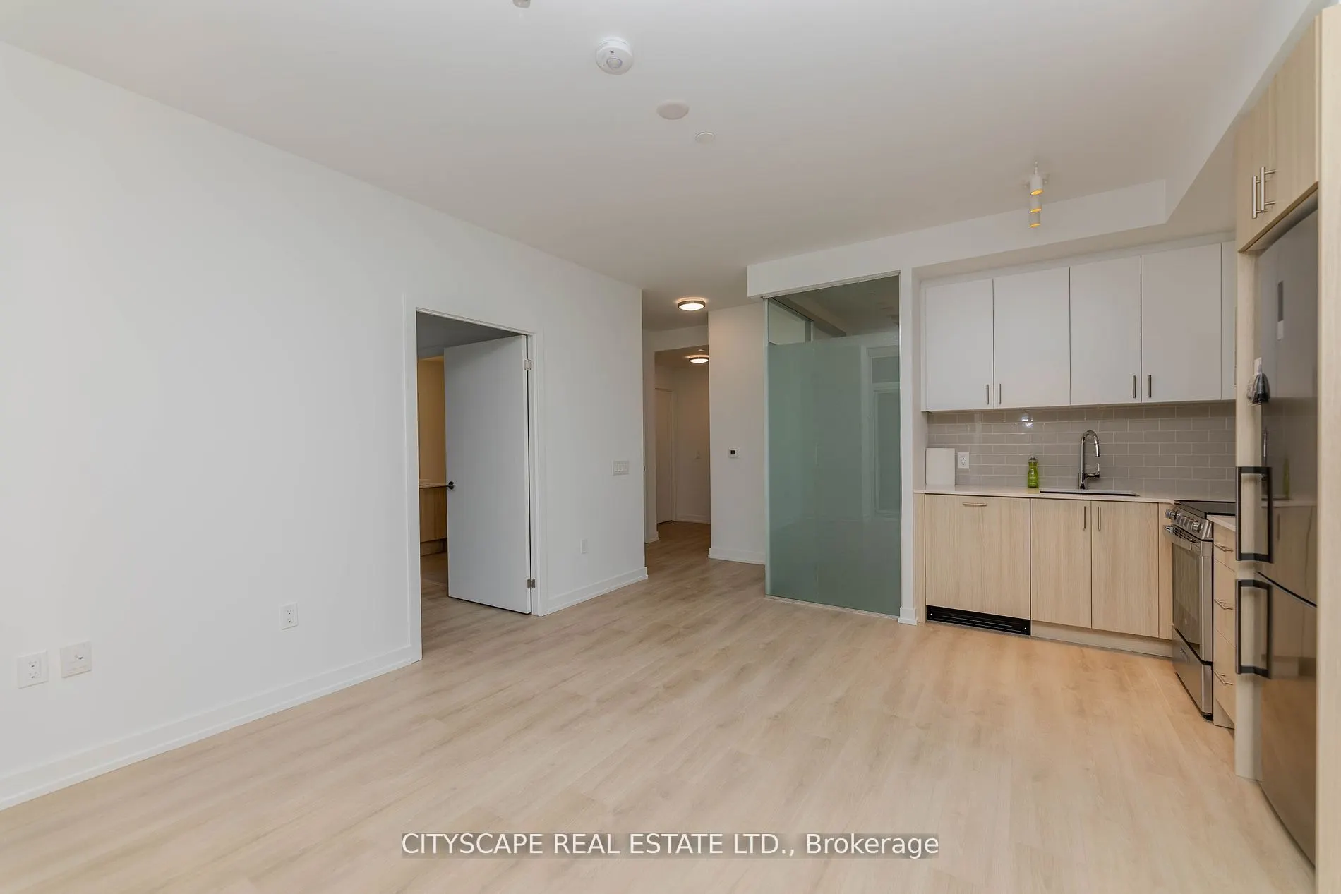 1195 The Queensway Way, #1006