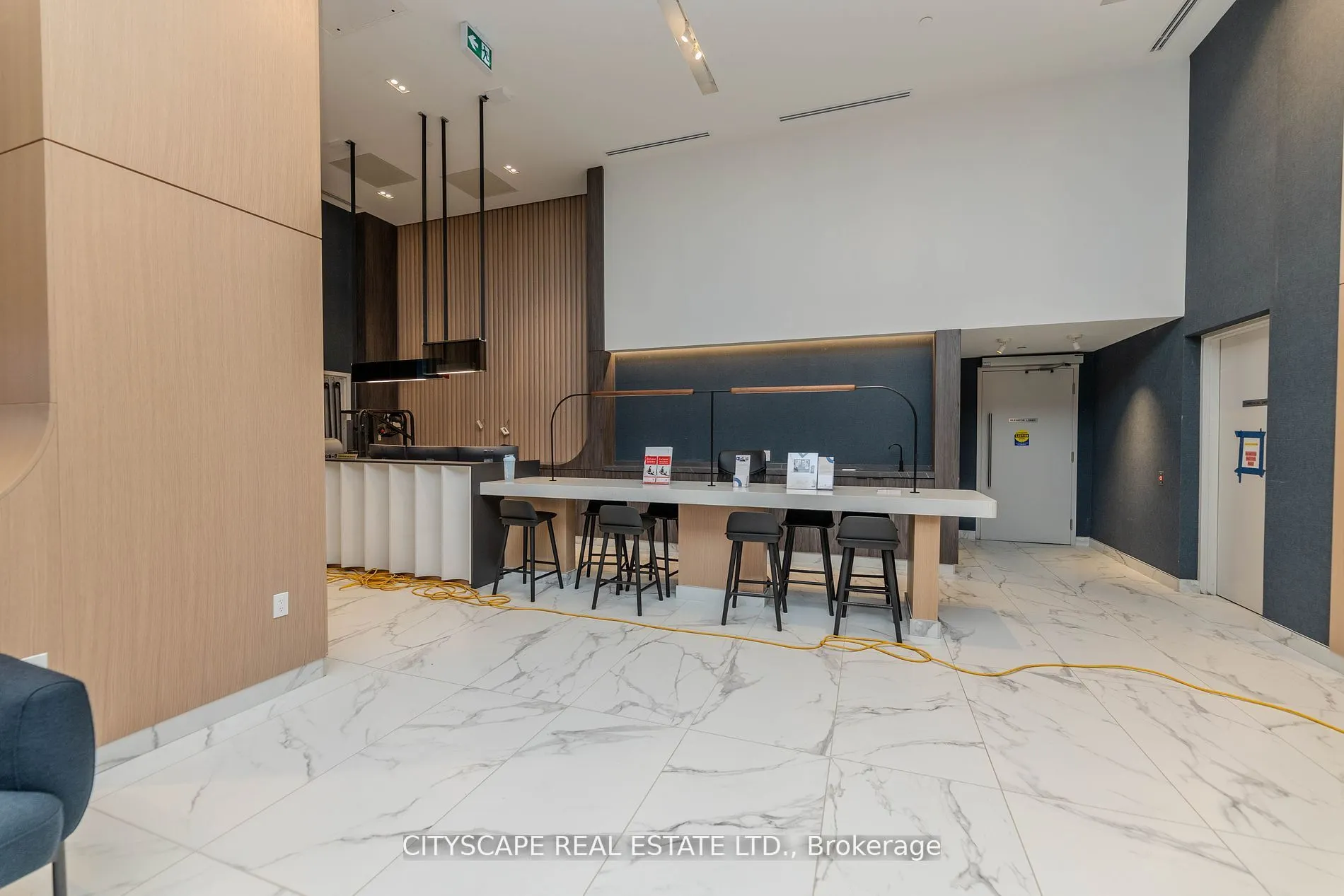 1195 The Queensway Way, #1006