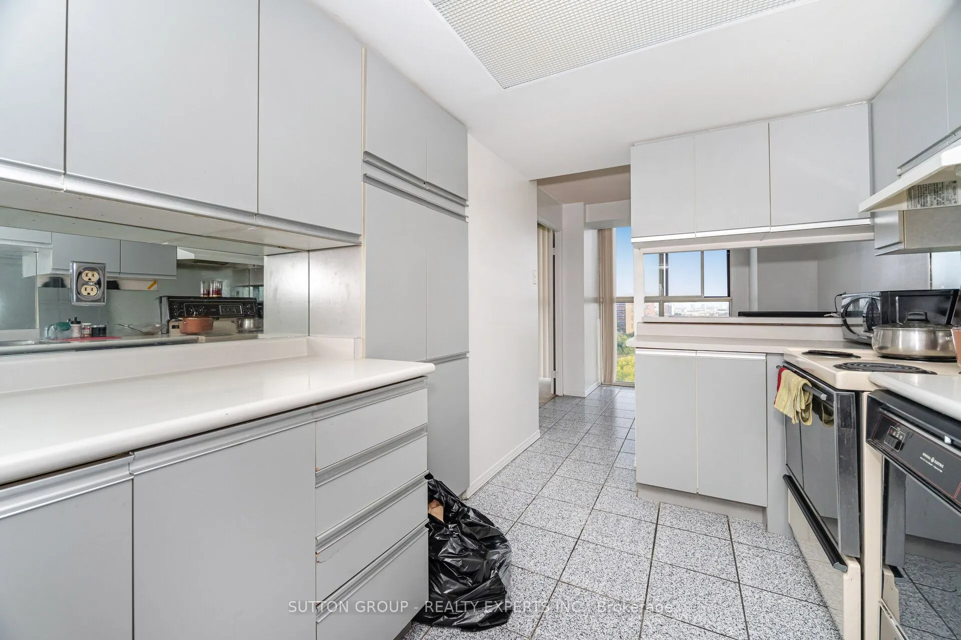 600 Rexdale Boulevard, #LPH2 #1302