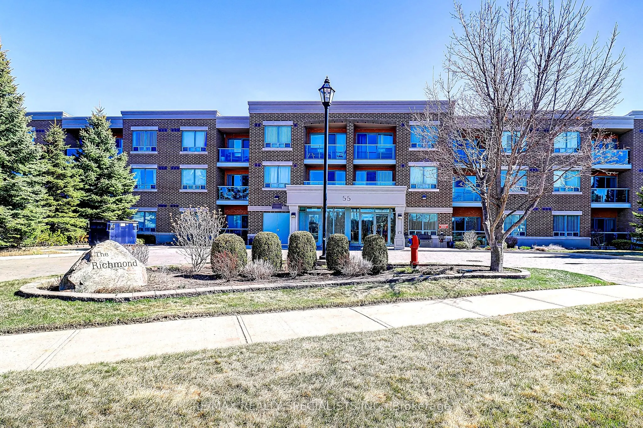 55 Via Rosedale, #201