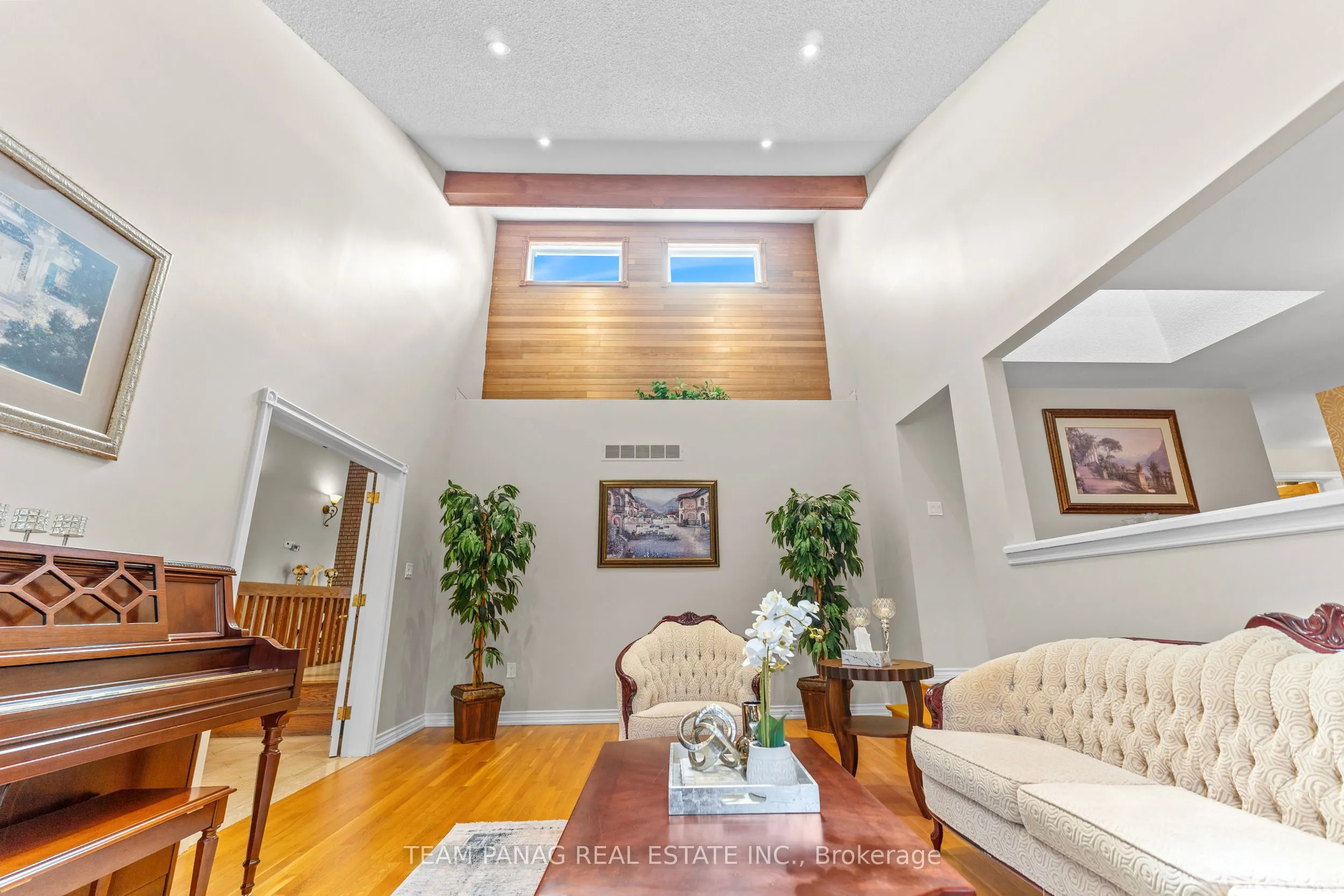 6 Leone Lane
