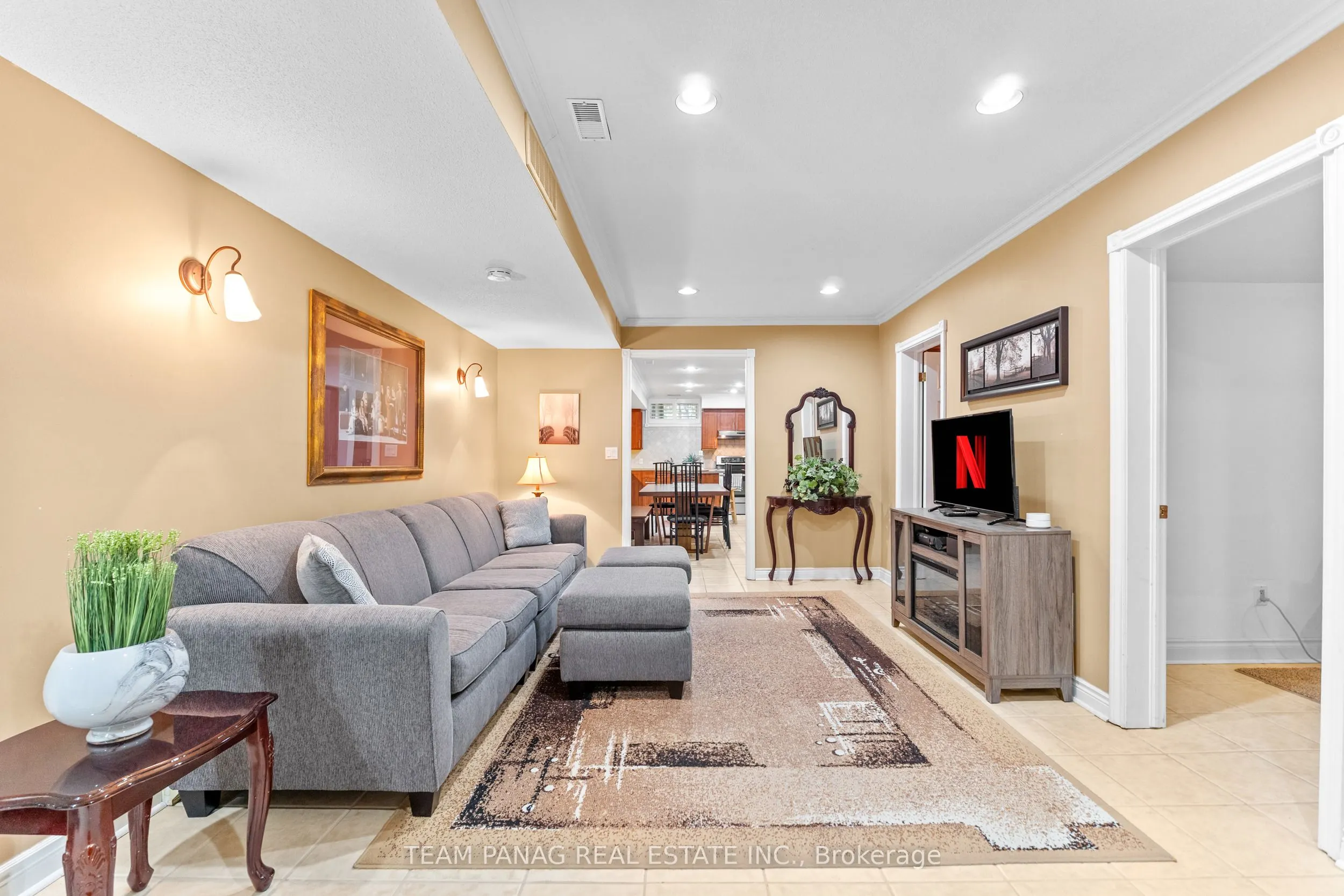 6 Leone Lane