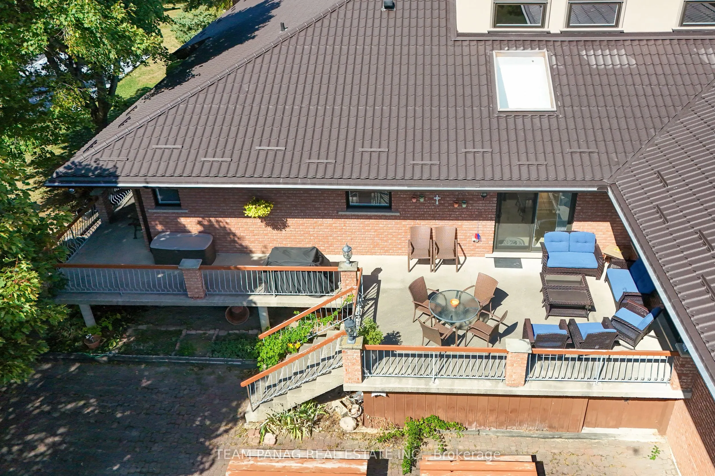 6 Leone Lane