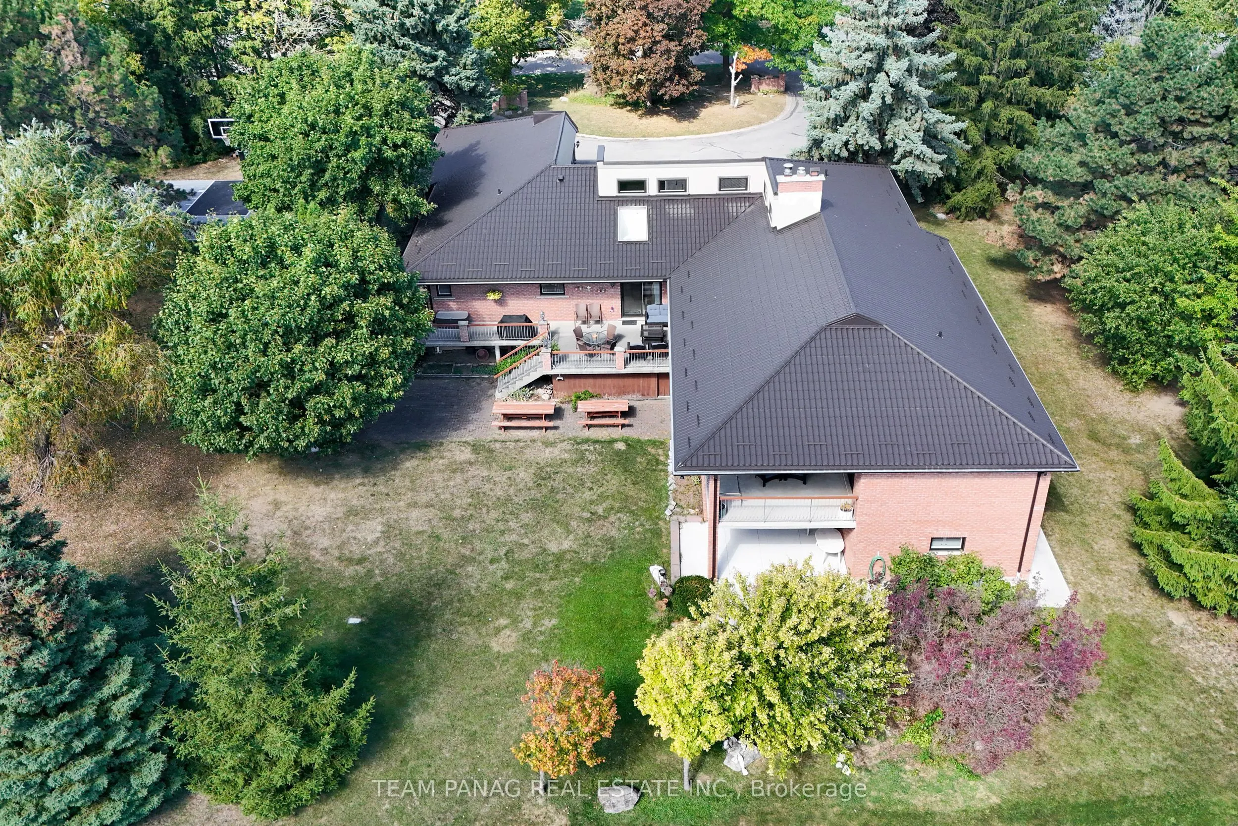 6 Leone Lane
