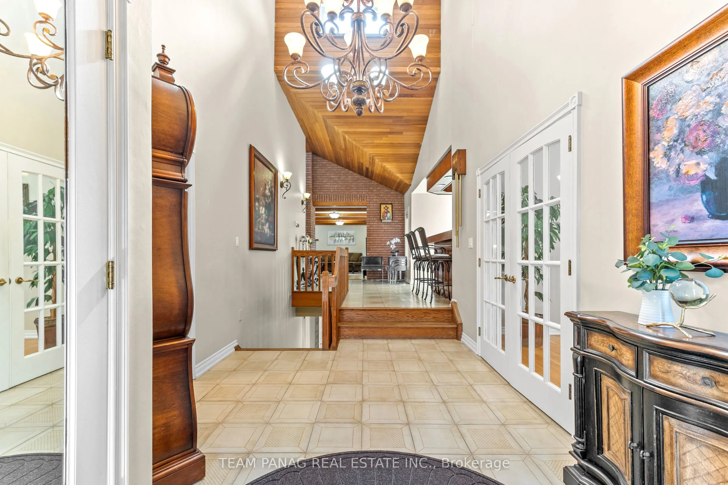 6 Leone Lane