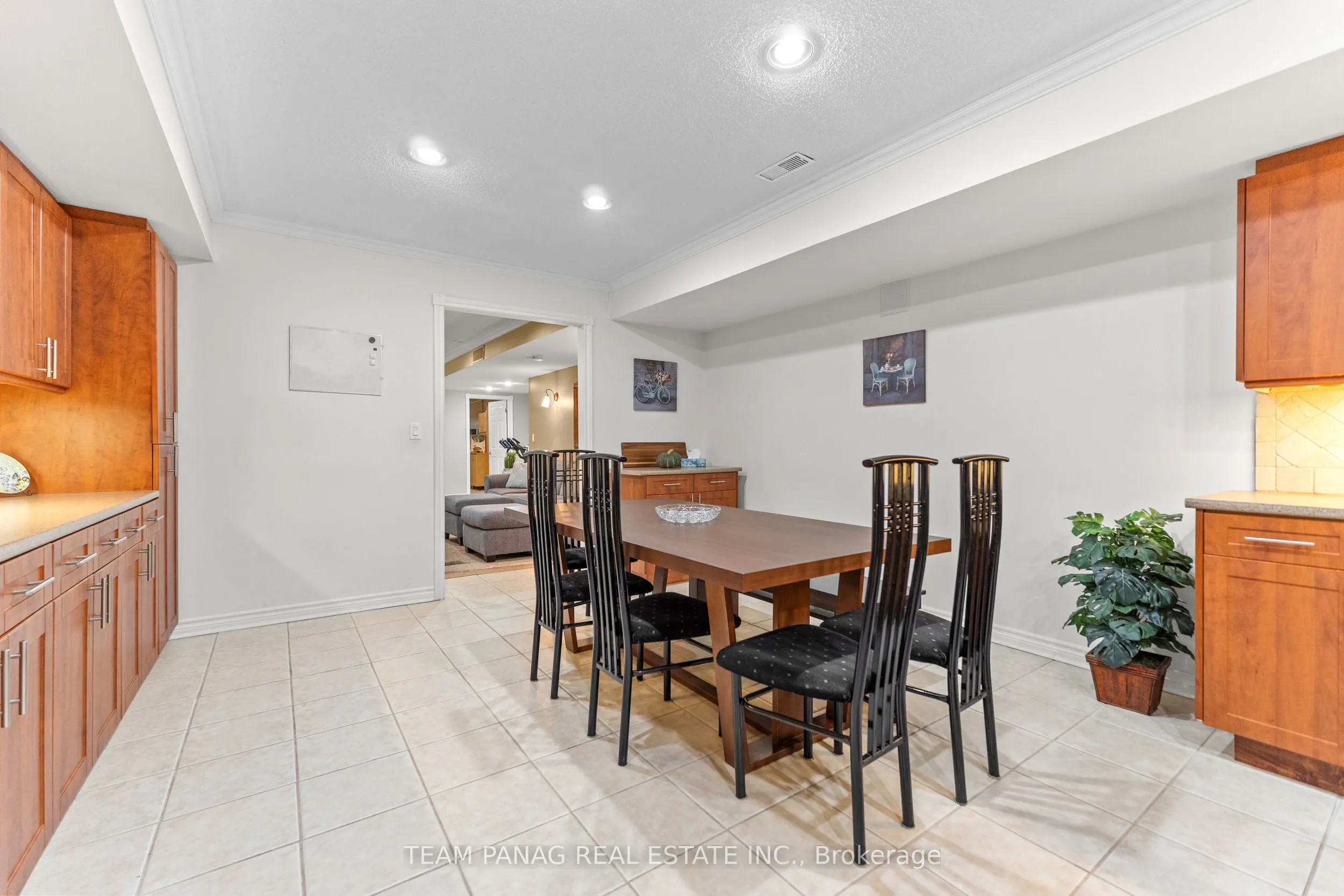 6 Leone Lane