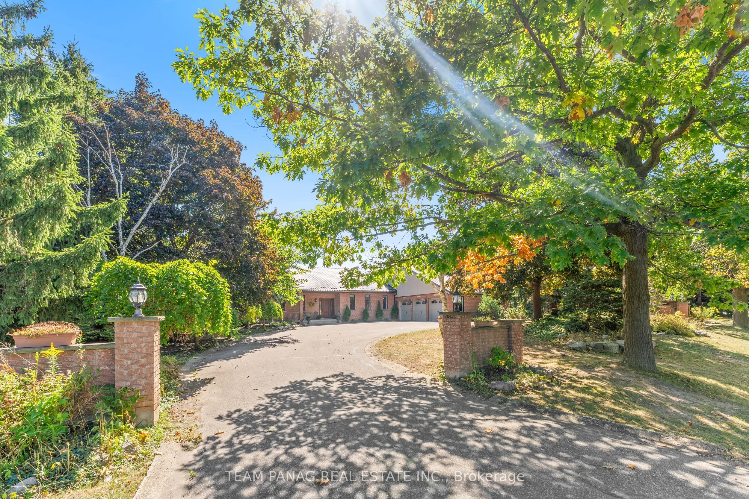 6 Leone Lane