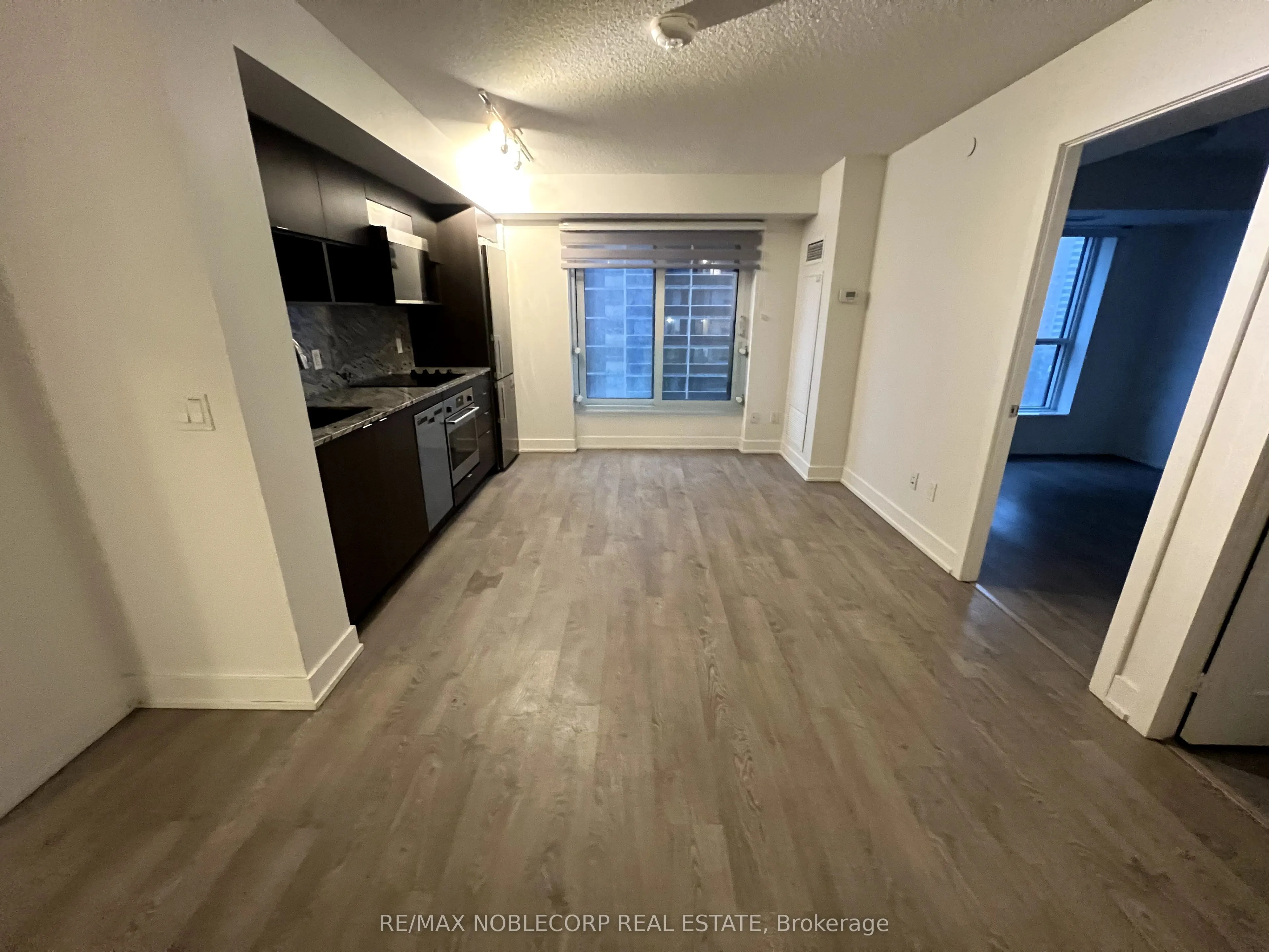 9 Mabelle Avenue, #926