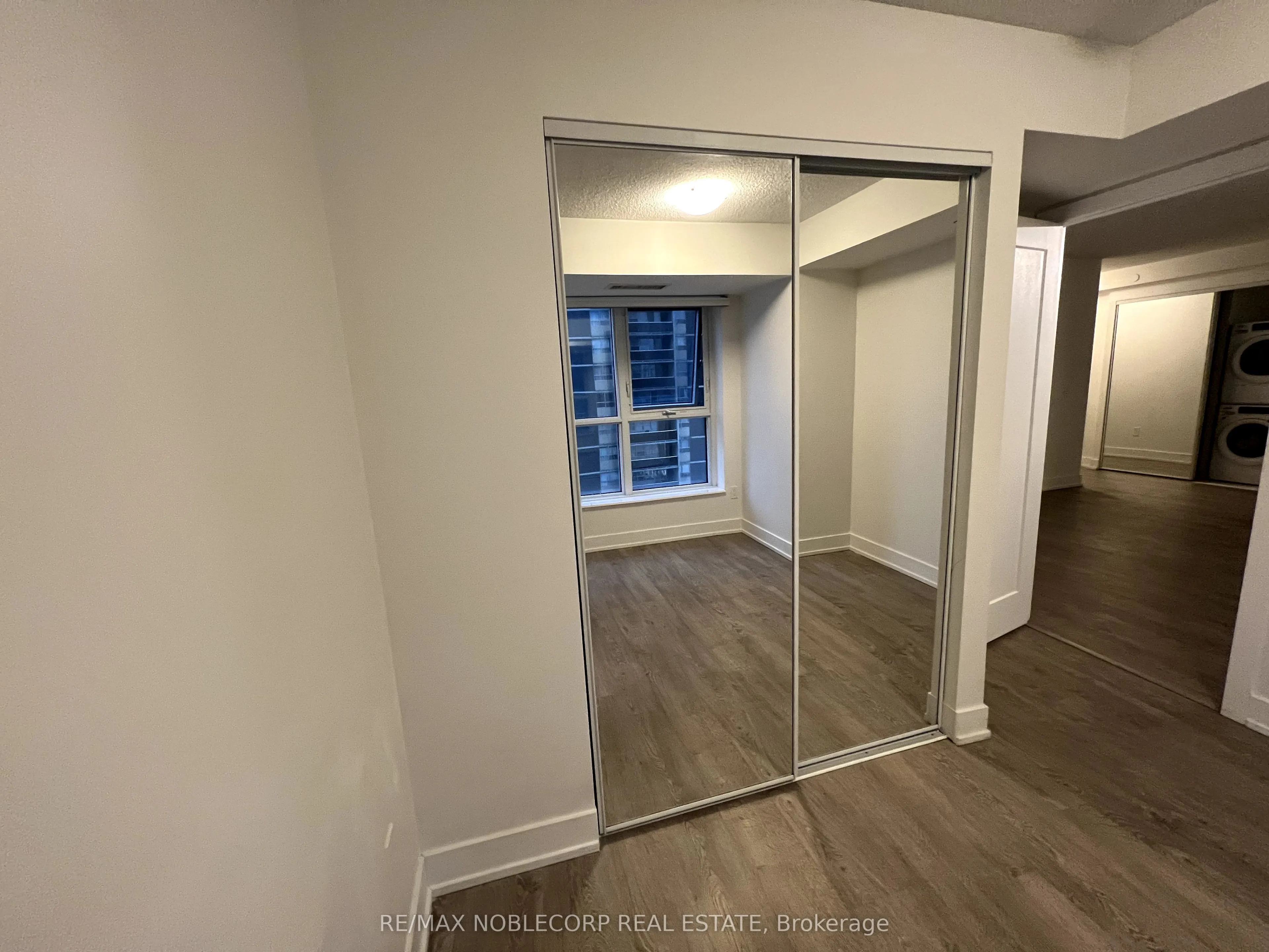 9 Mabelle Avenue, #926