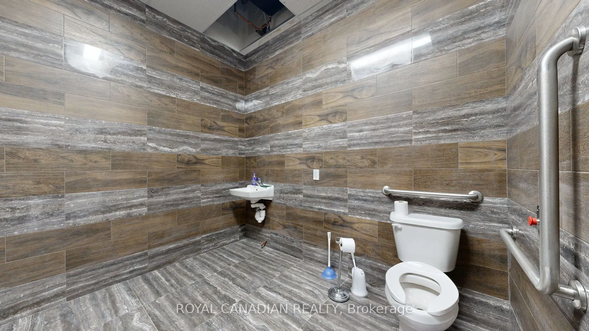 6475 Mayfield Road, #202