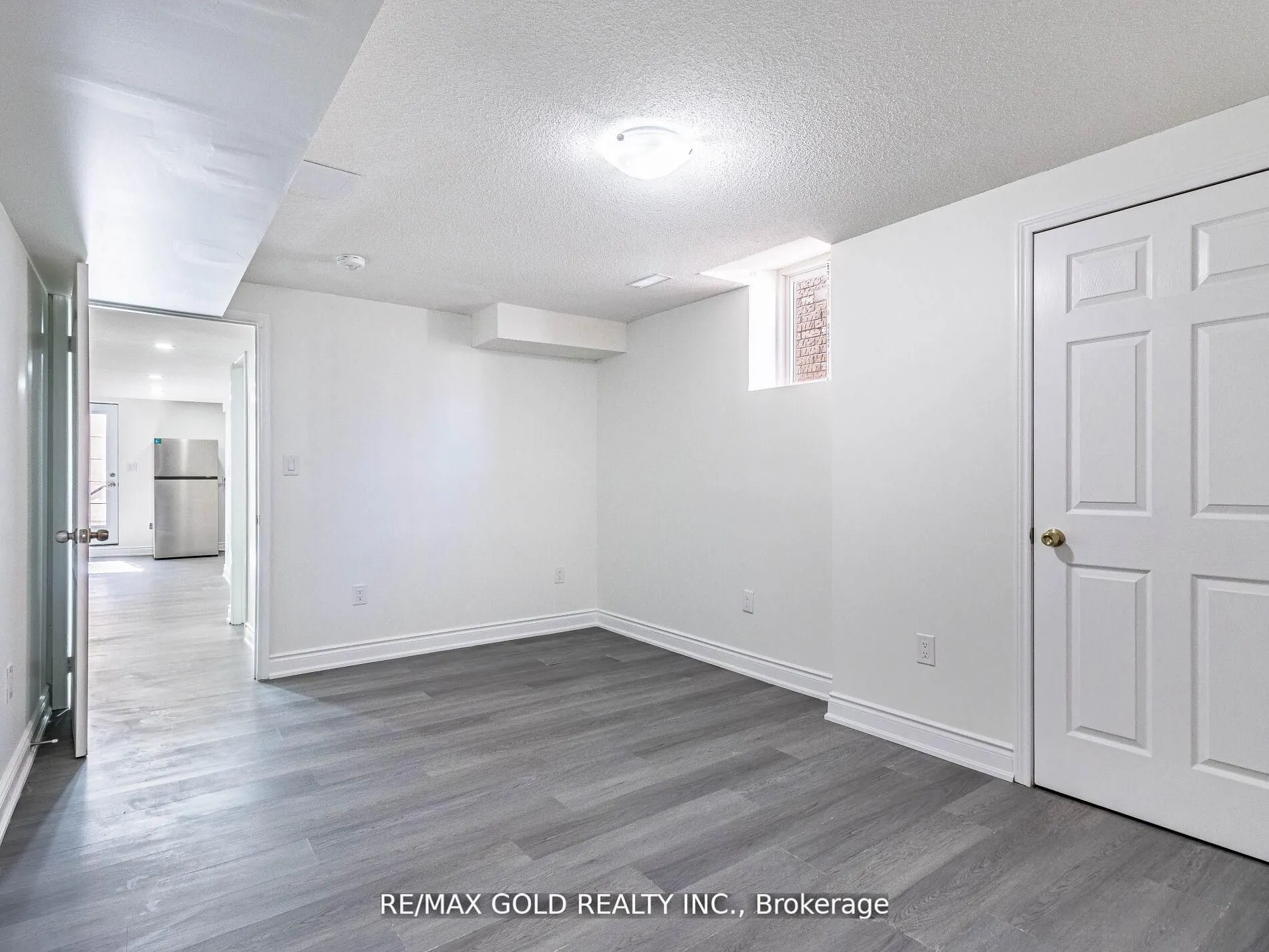 10 Chestermere (Bsmt) Crescent