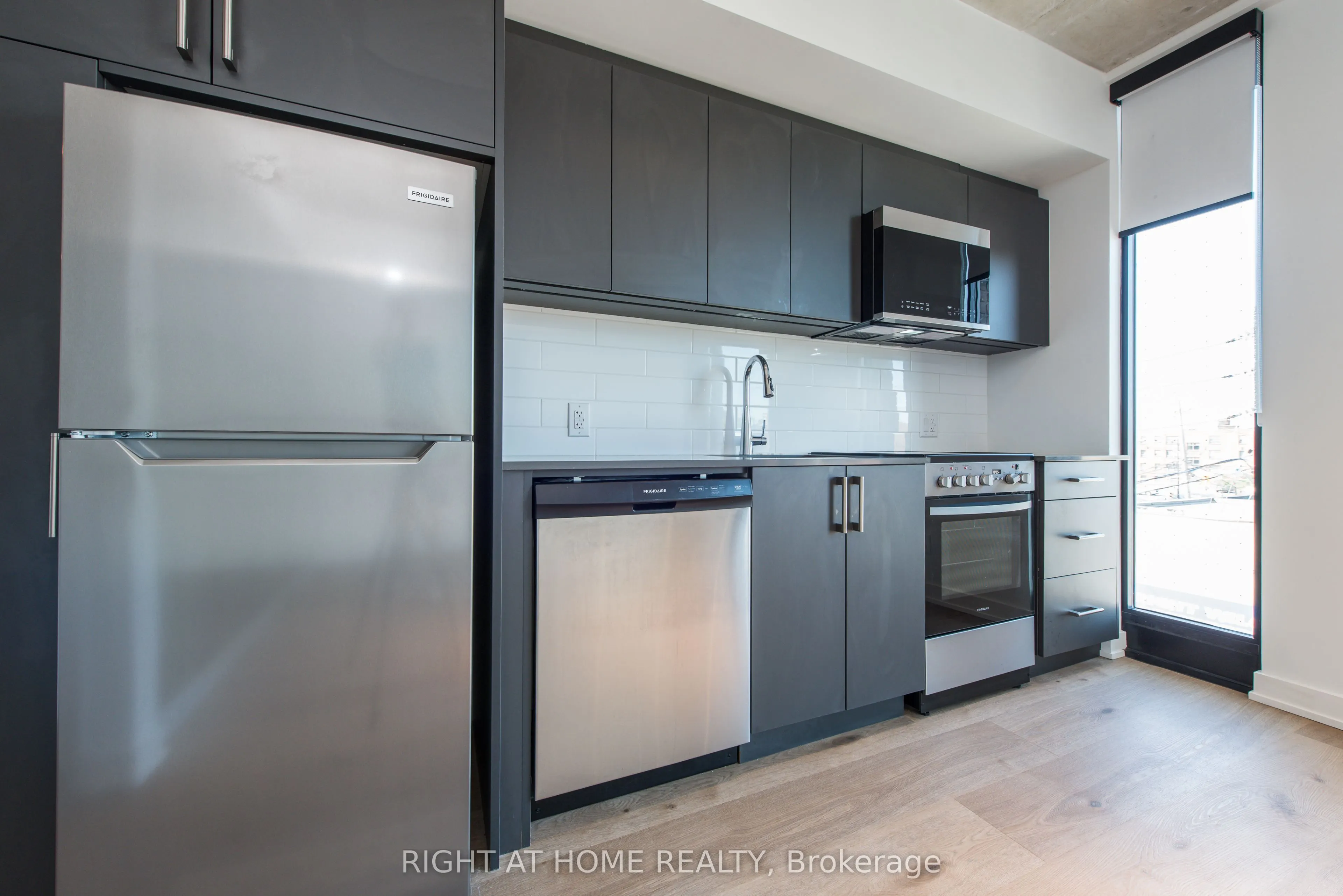 7 Fairbank Avenue W, #303