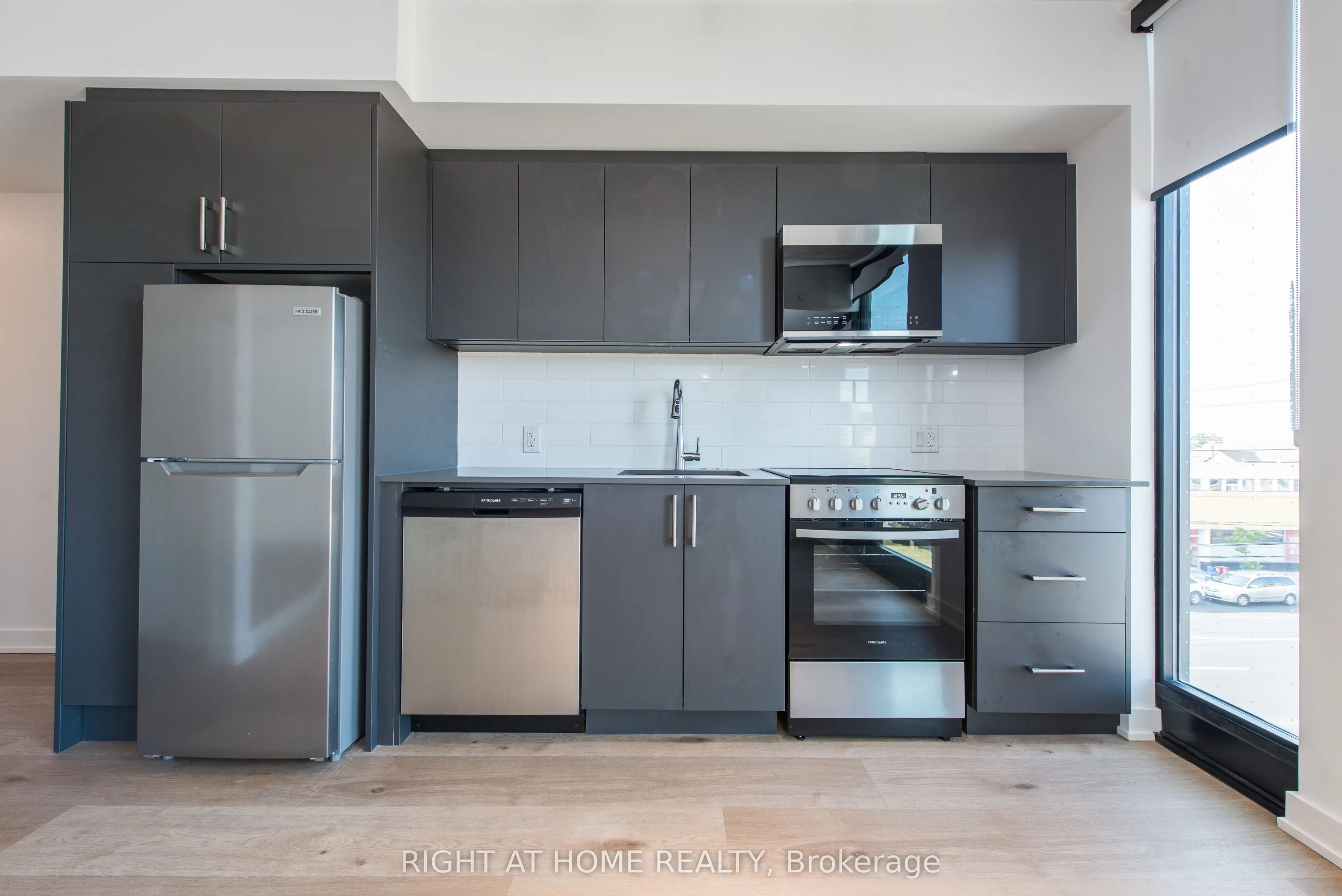 7 Fairbank Avenue W, #303