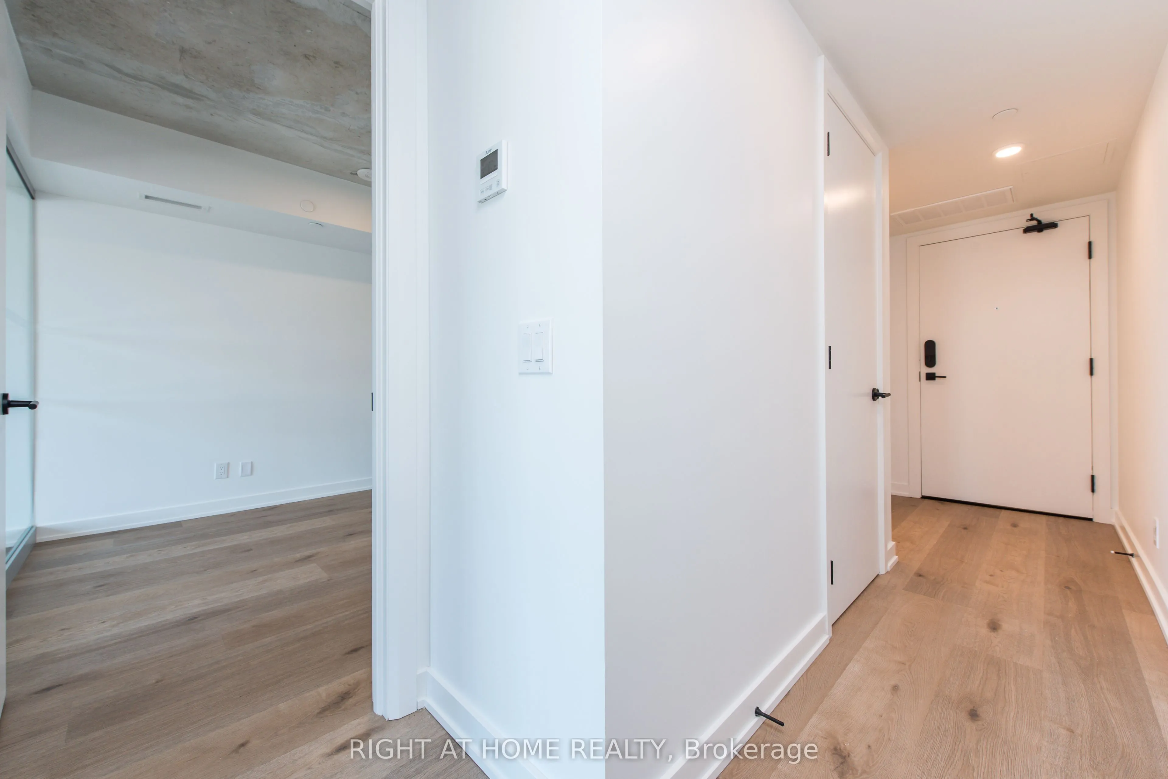 7 Fairbank Avenue W, #303