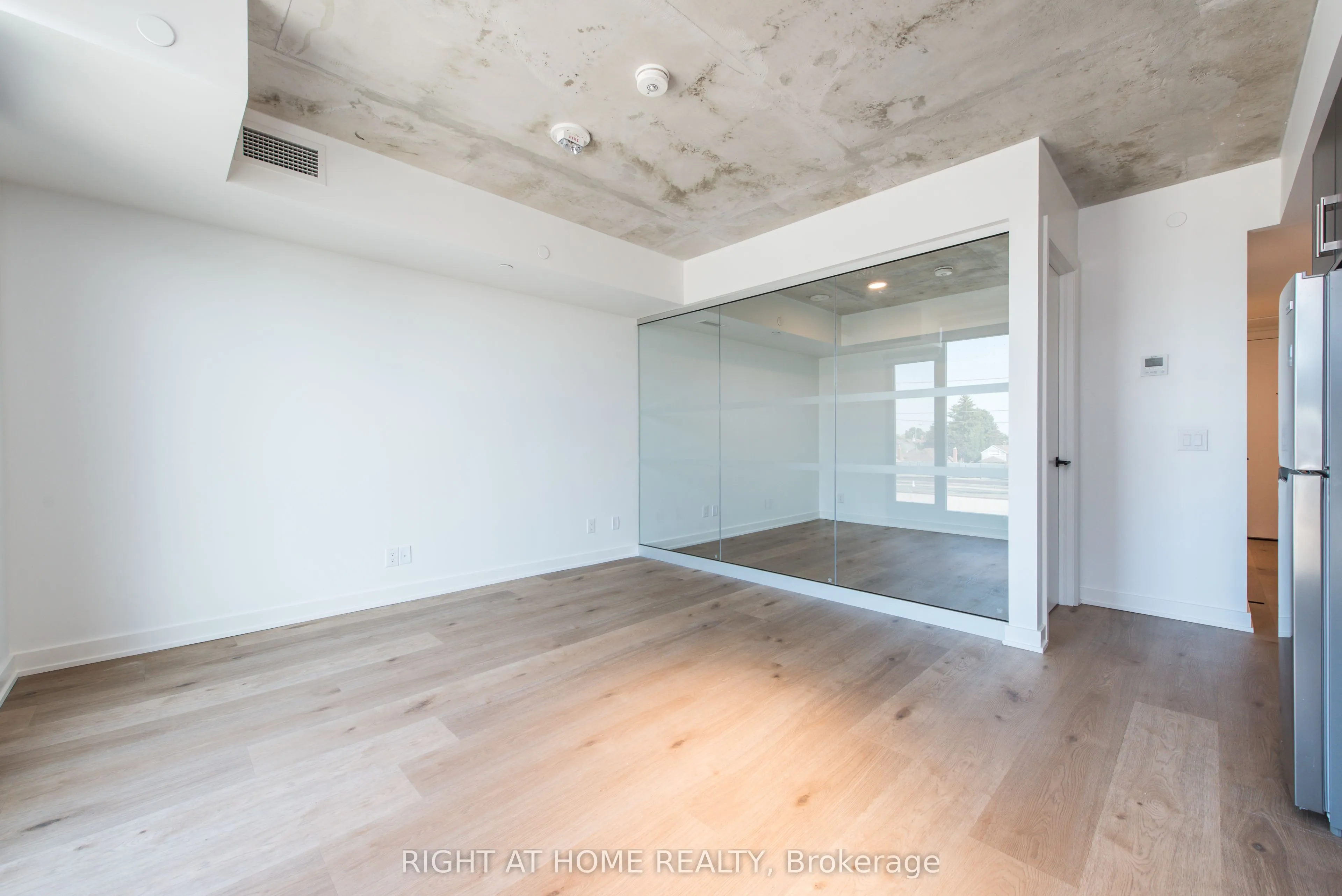 7 Fairbank Avenue W, #303