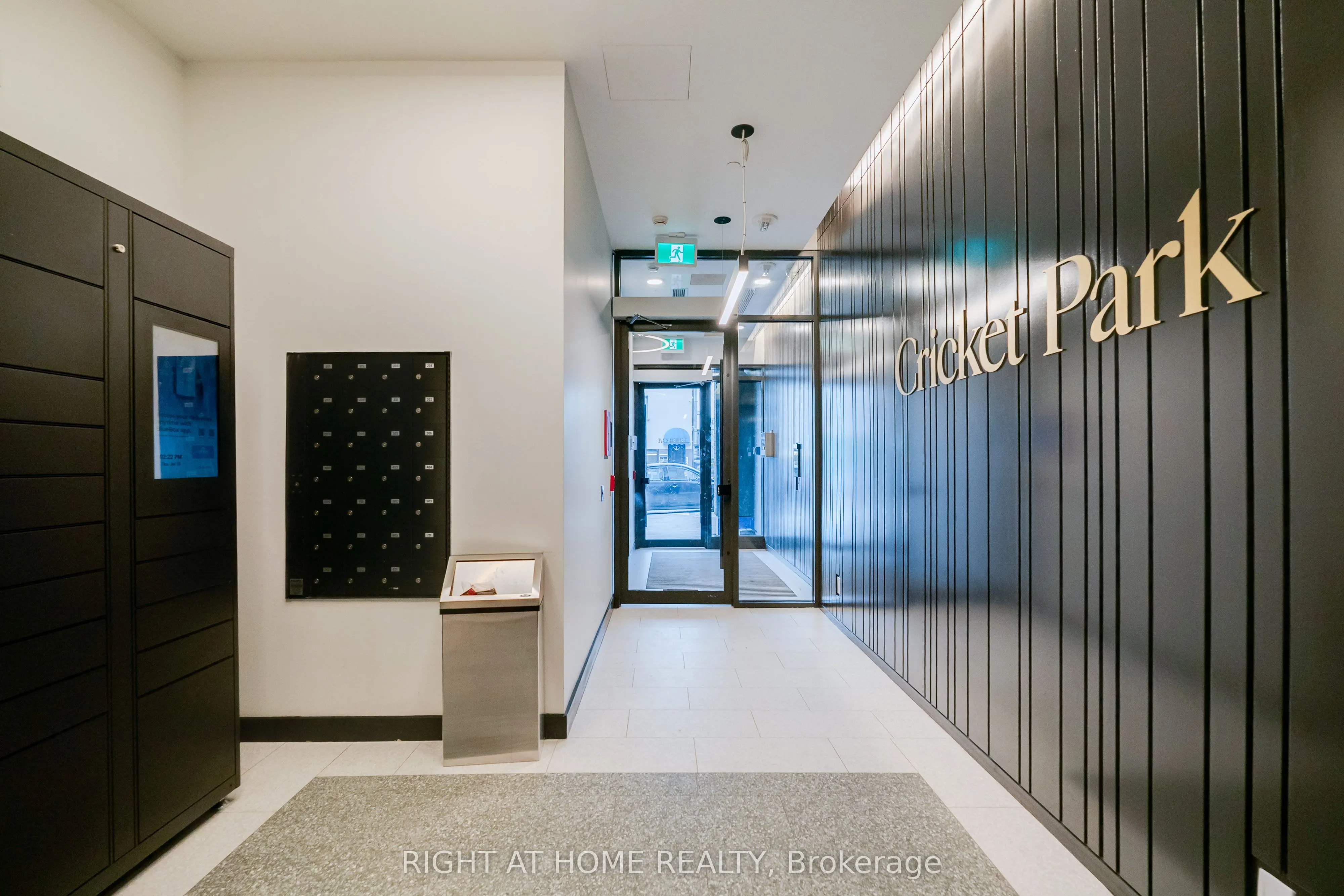 7 Fairbank Avenue W, #303