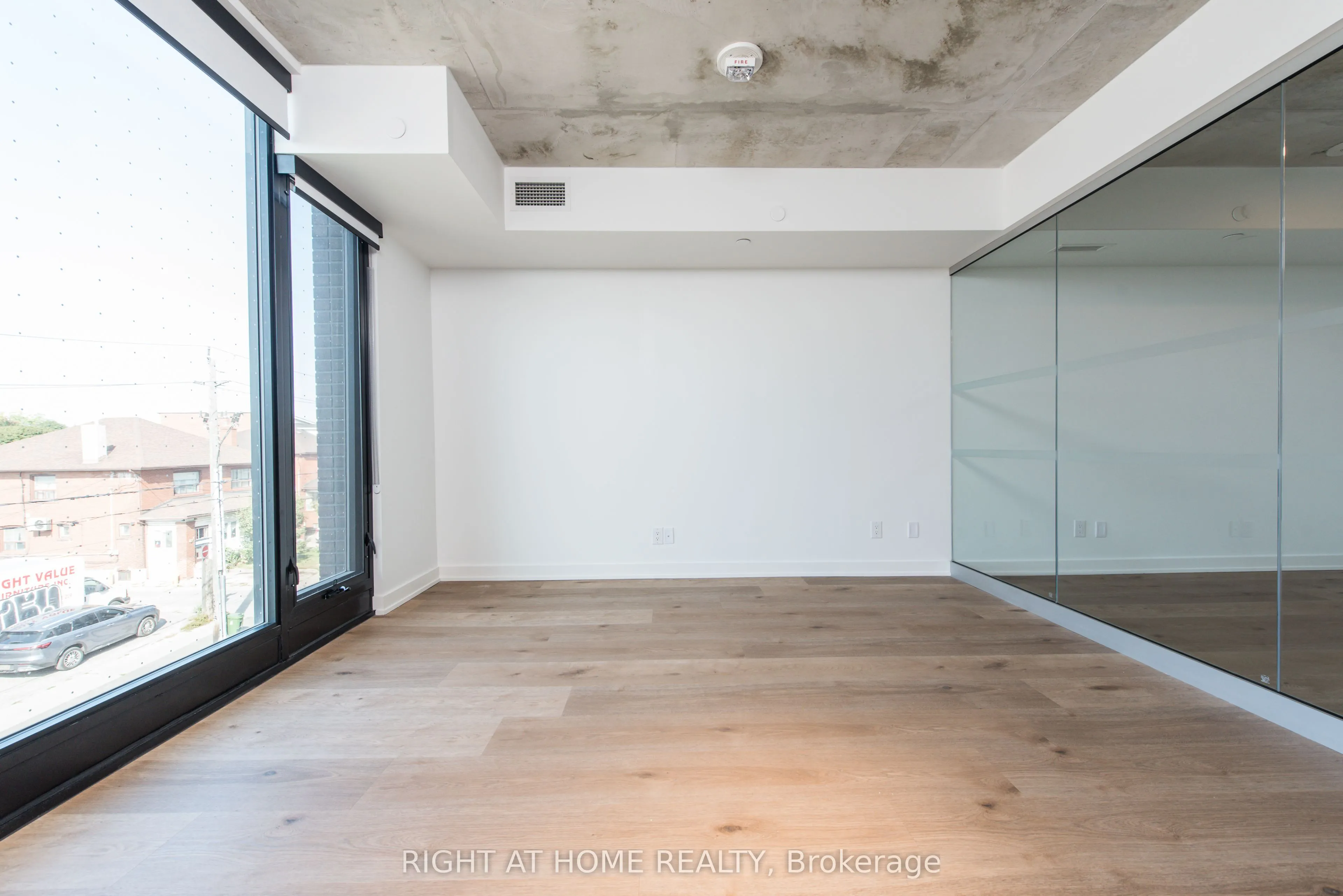 7 Fairbank Avenue W, #303
