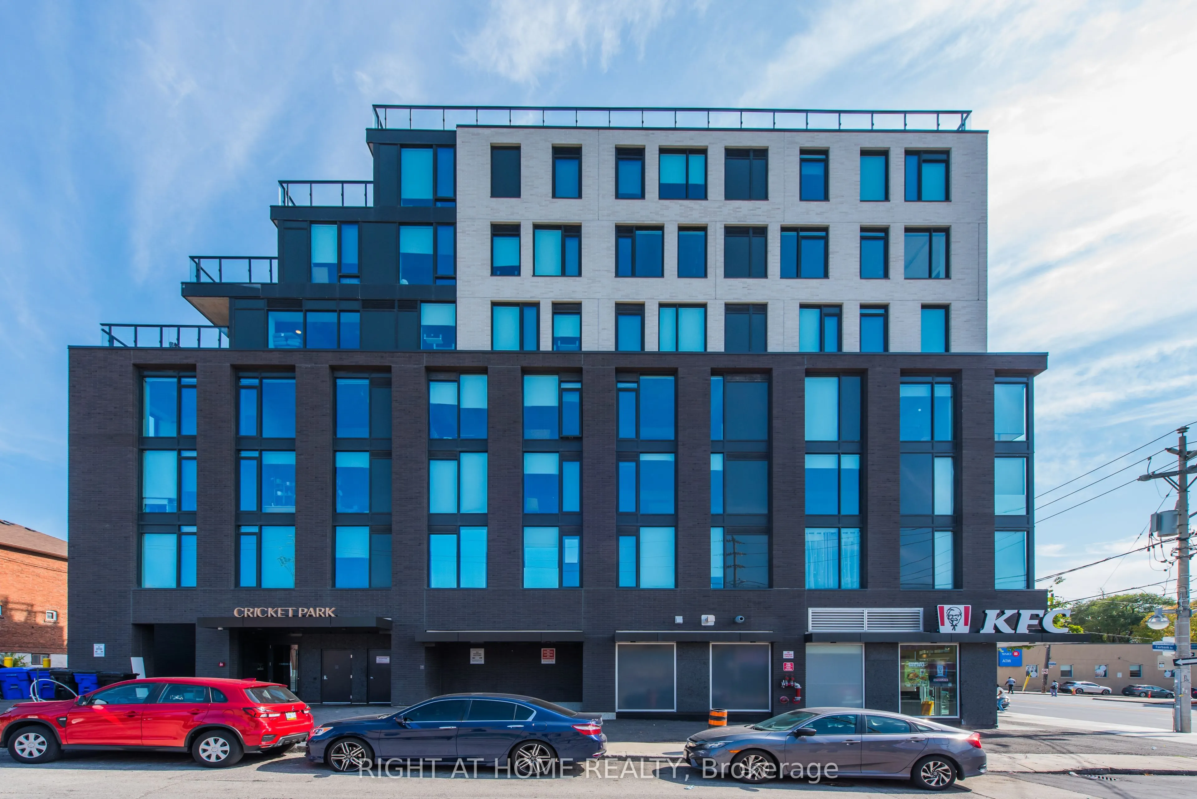 7 Fairbank Avenue W, #303