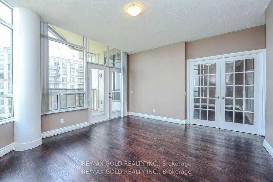 35 Kingsbridge Garden, #3205