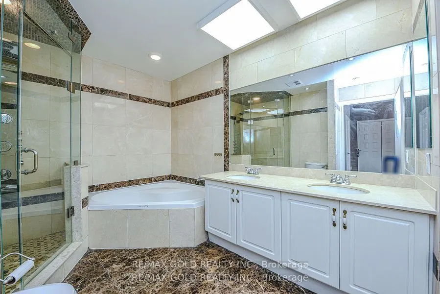 35 Kingsbridge Garden, #3205