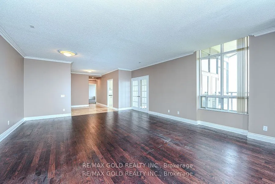 35 Kingsbridge Garden, #3205