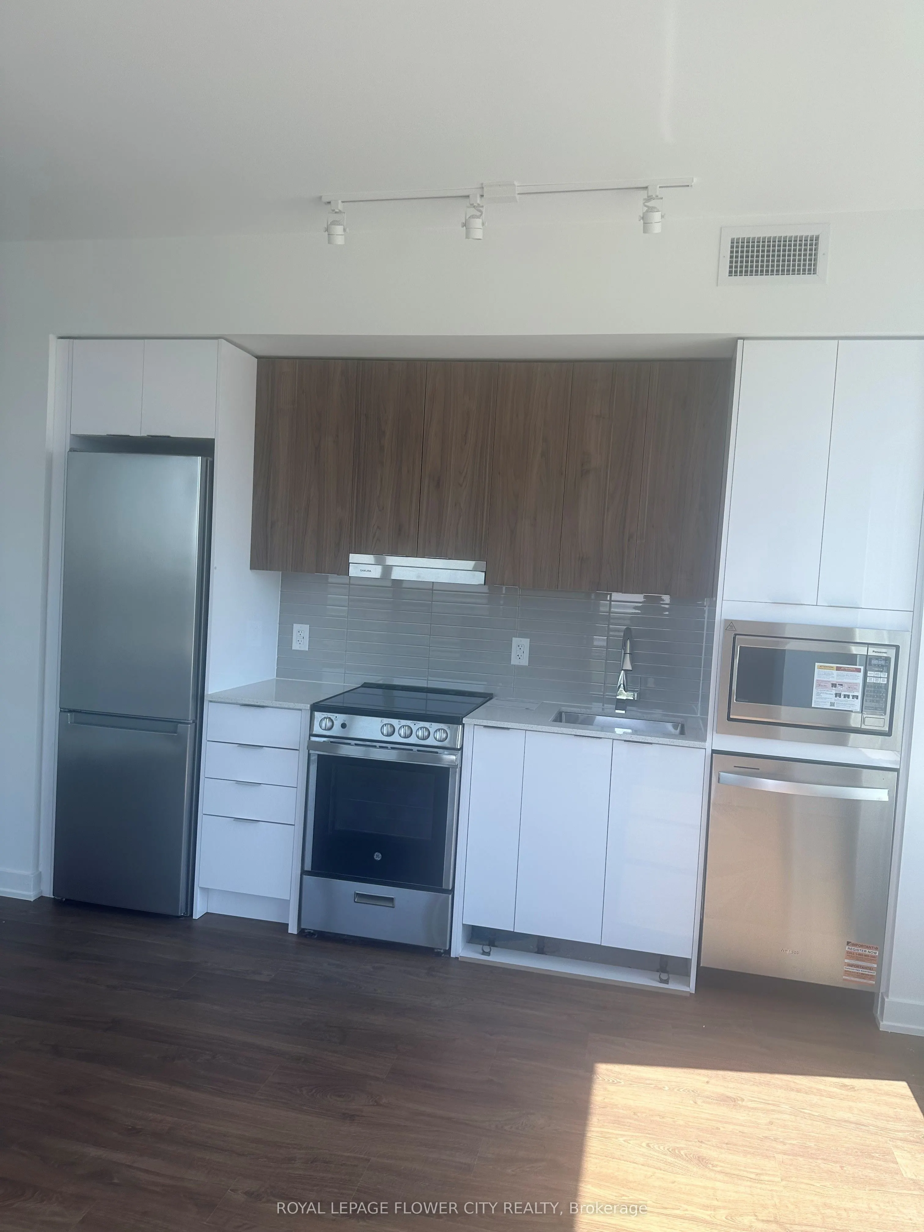 5105 Hurontario Street, #1505
