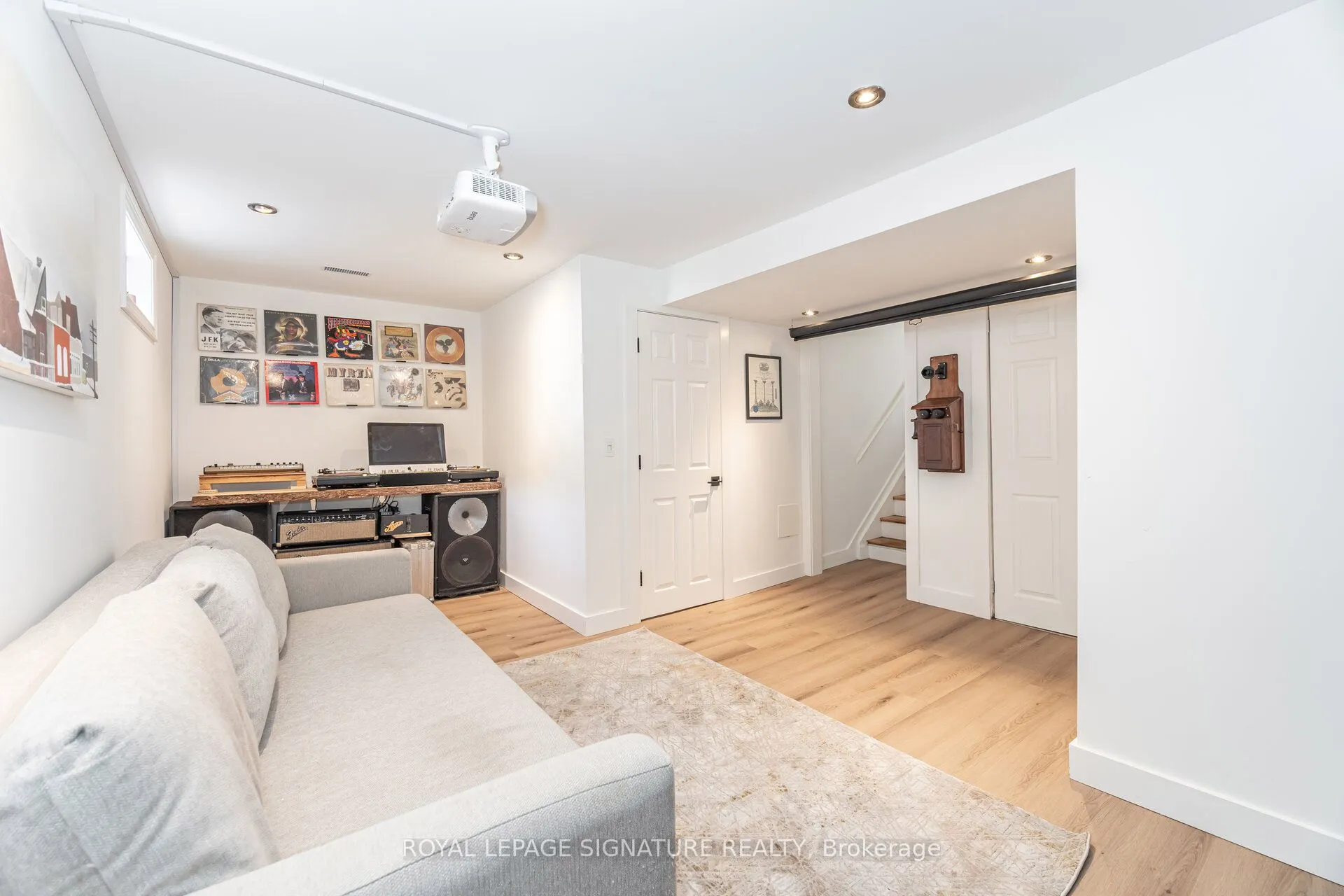 2431 Padstow Crescent