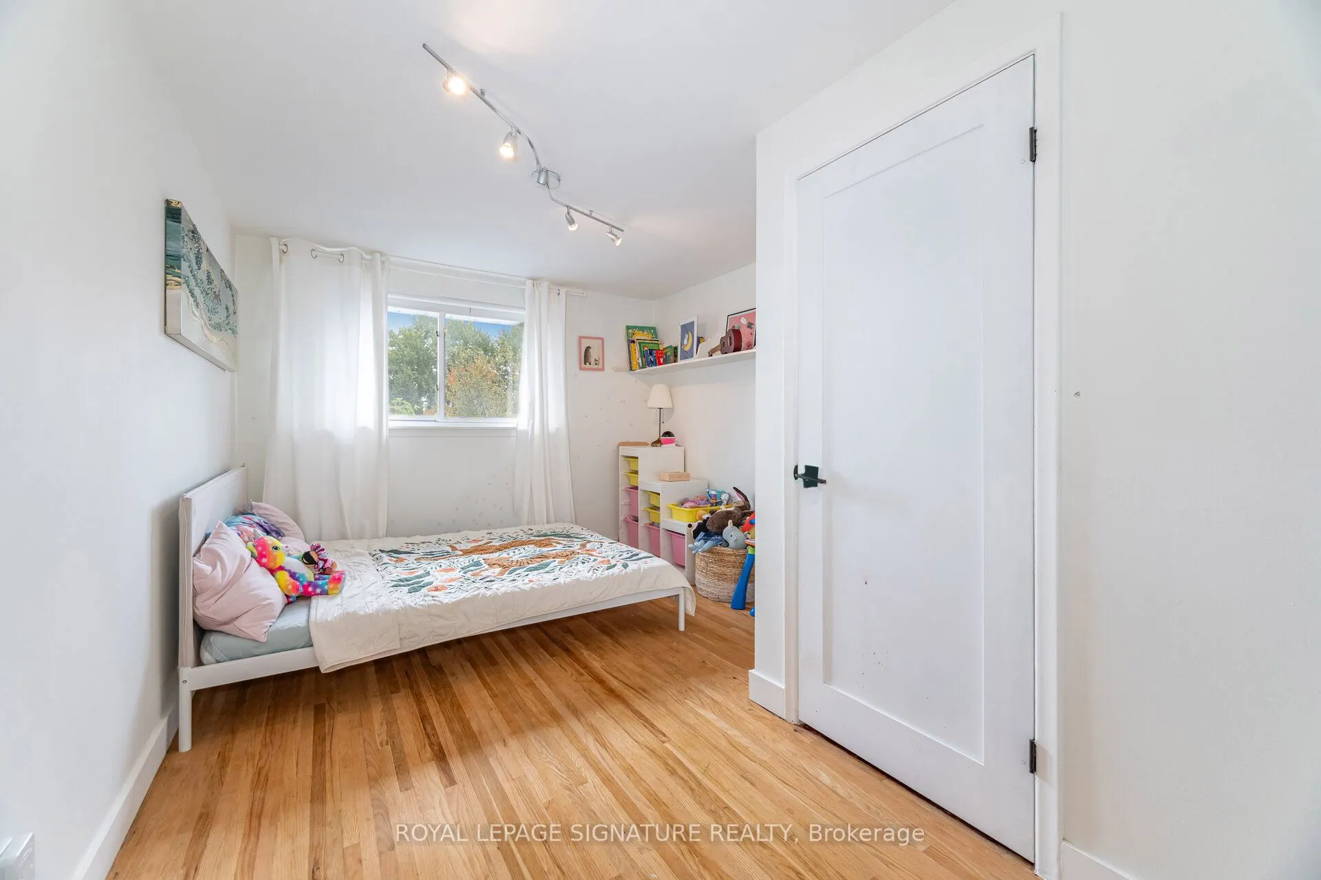 2431 Padstow Crescent