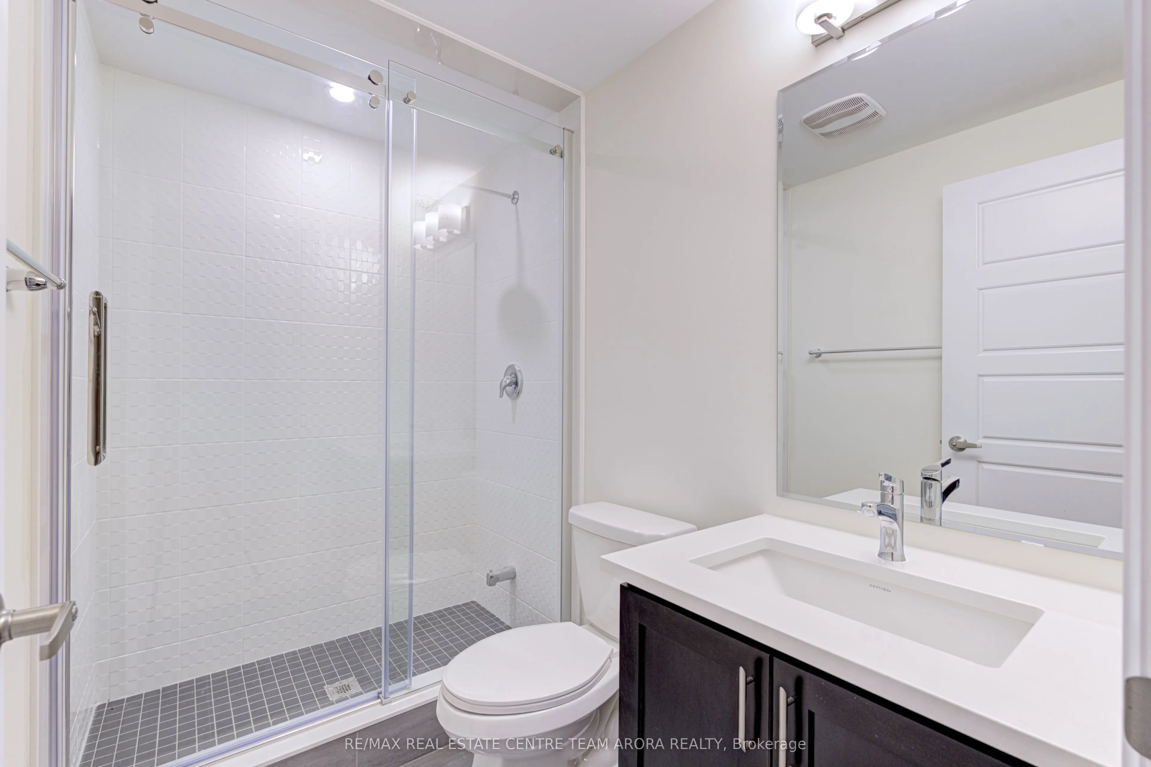 106 Settlers Road E