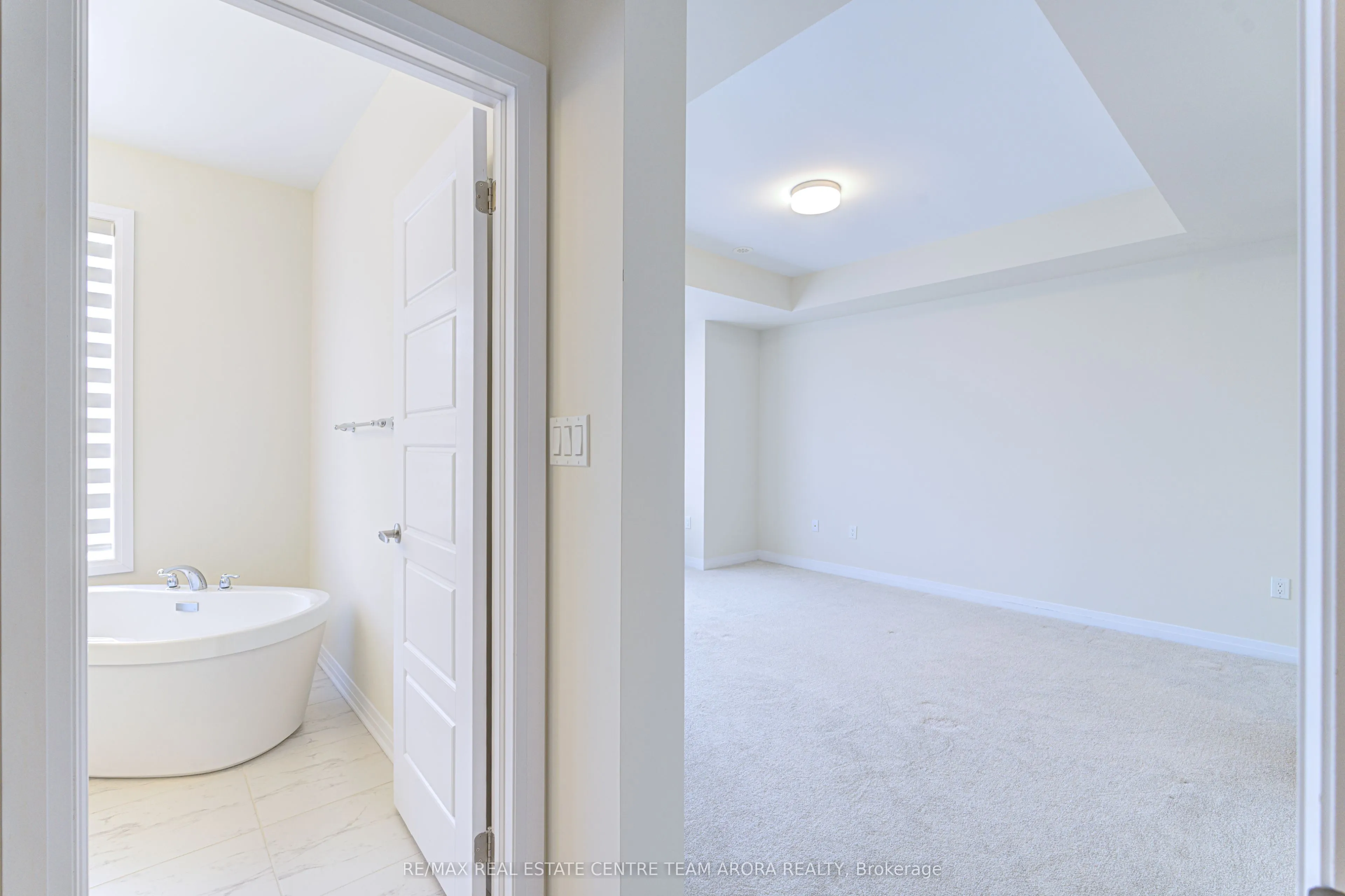 106 Settlers Road E