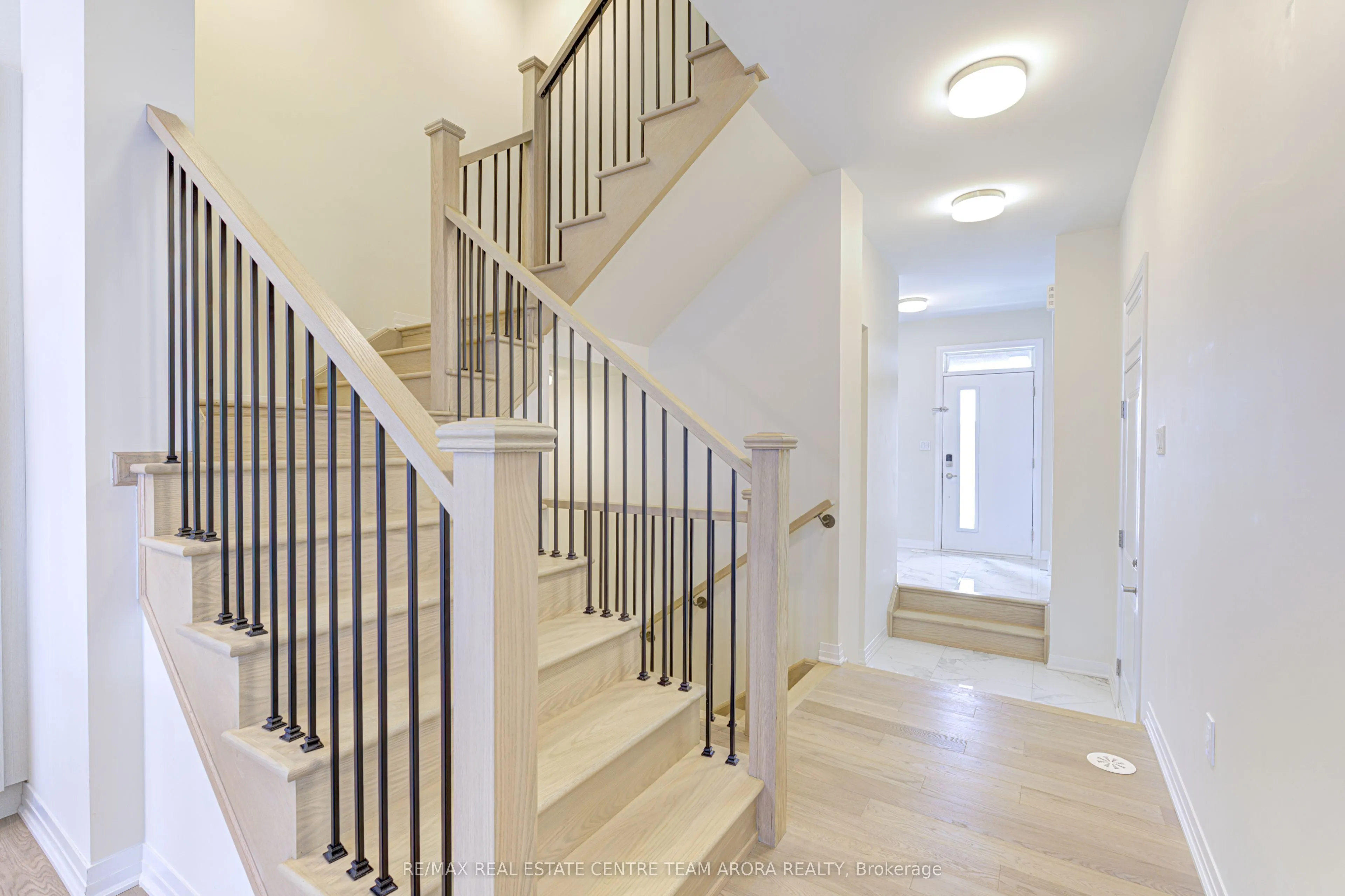 106 Settlers Road E