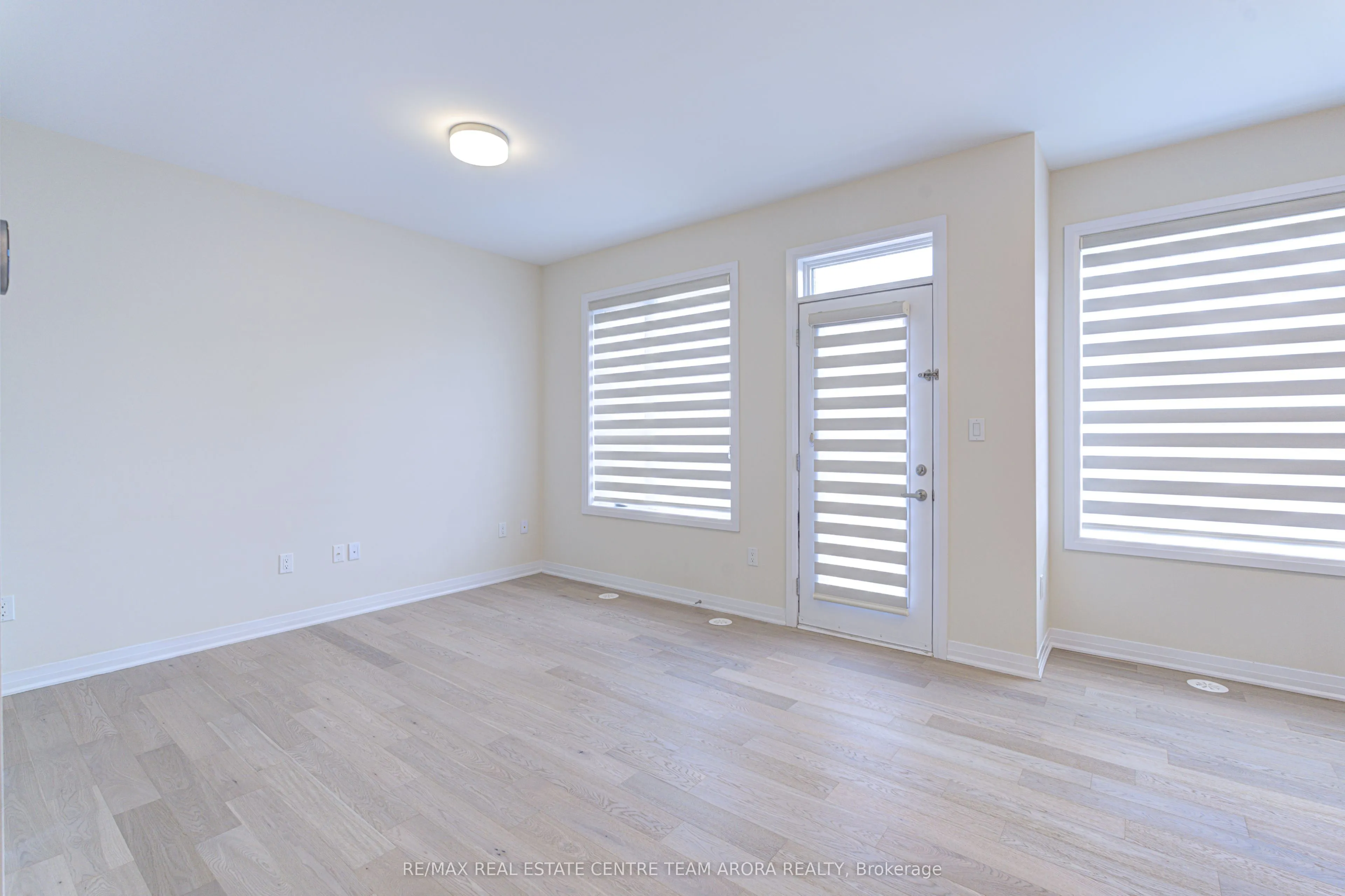 106 Settlers Road E