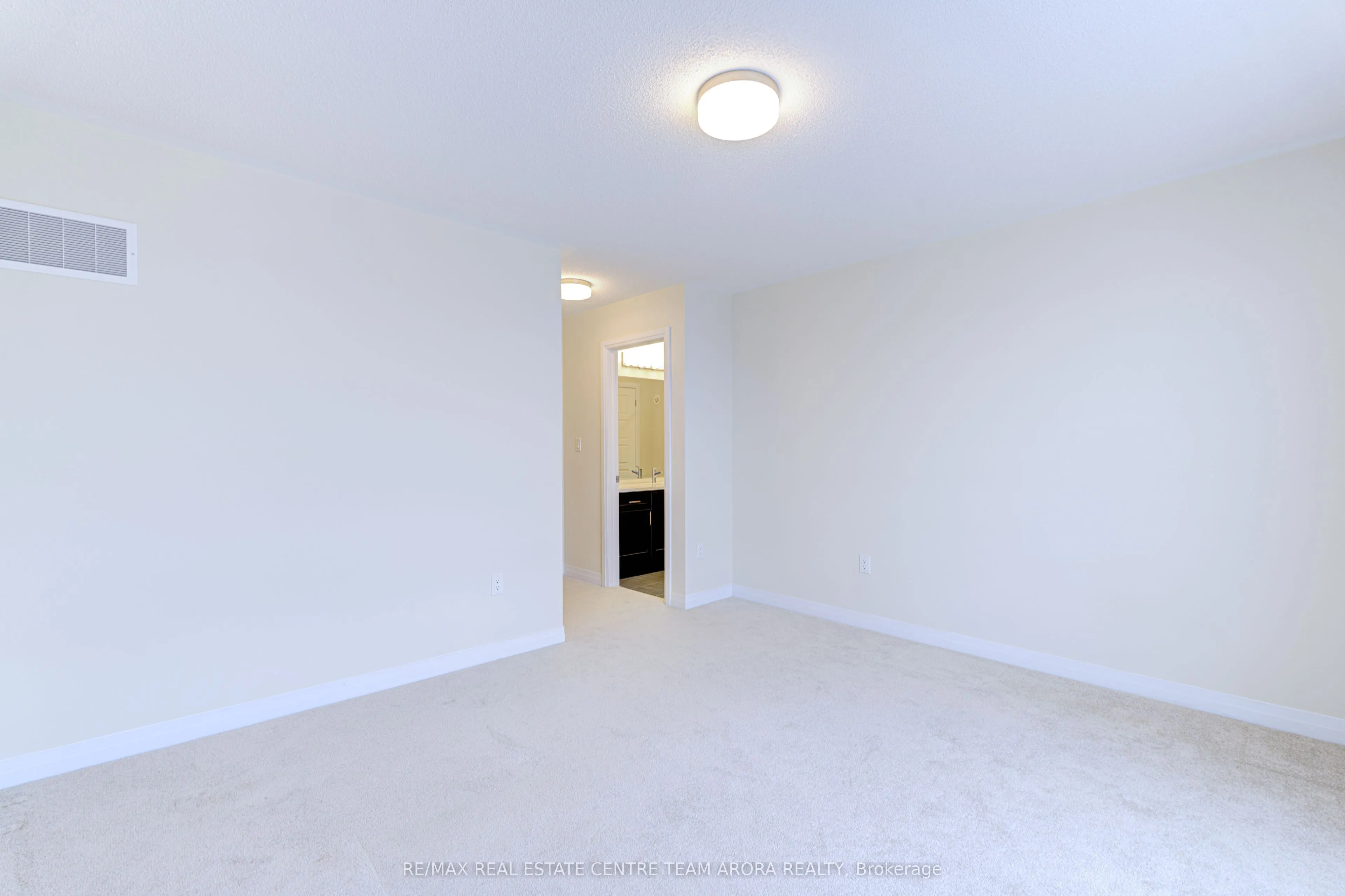 106 Settlers Road E