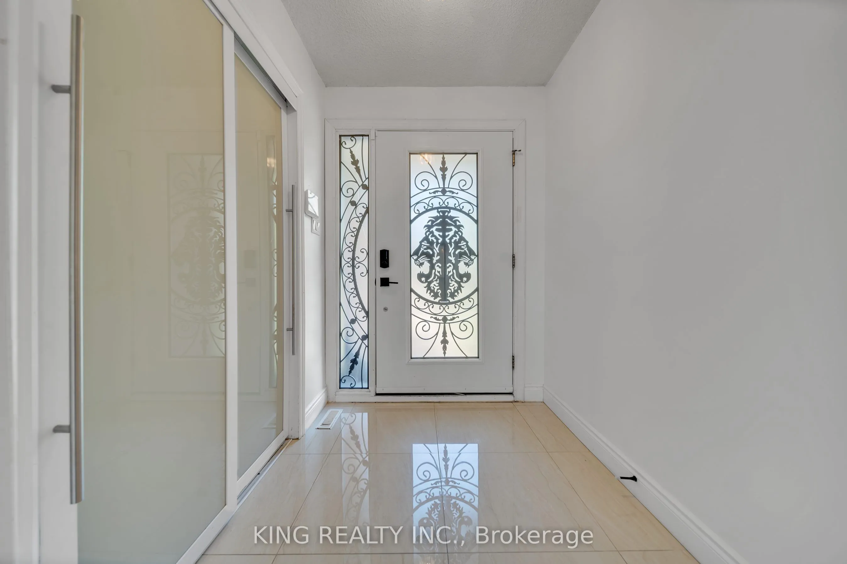 2606 Ambercroft Trail